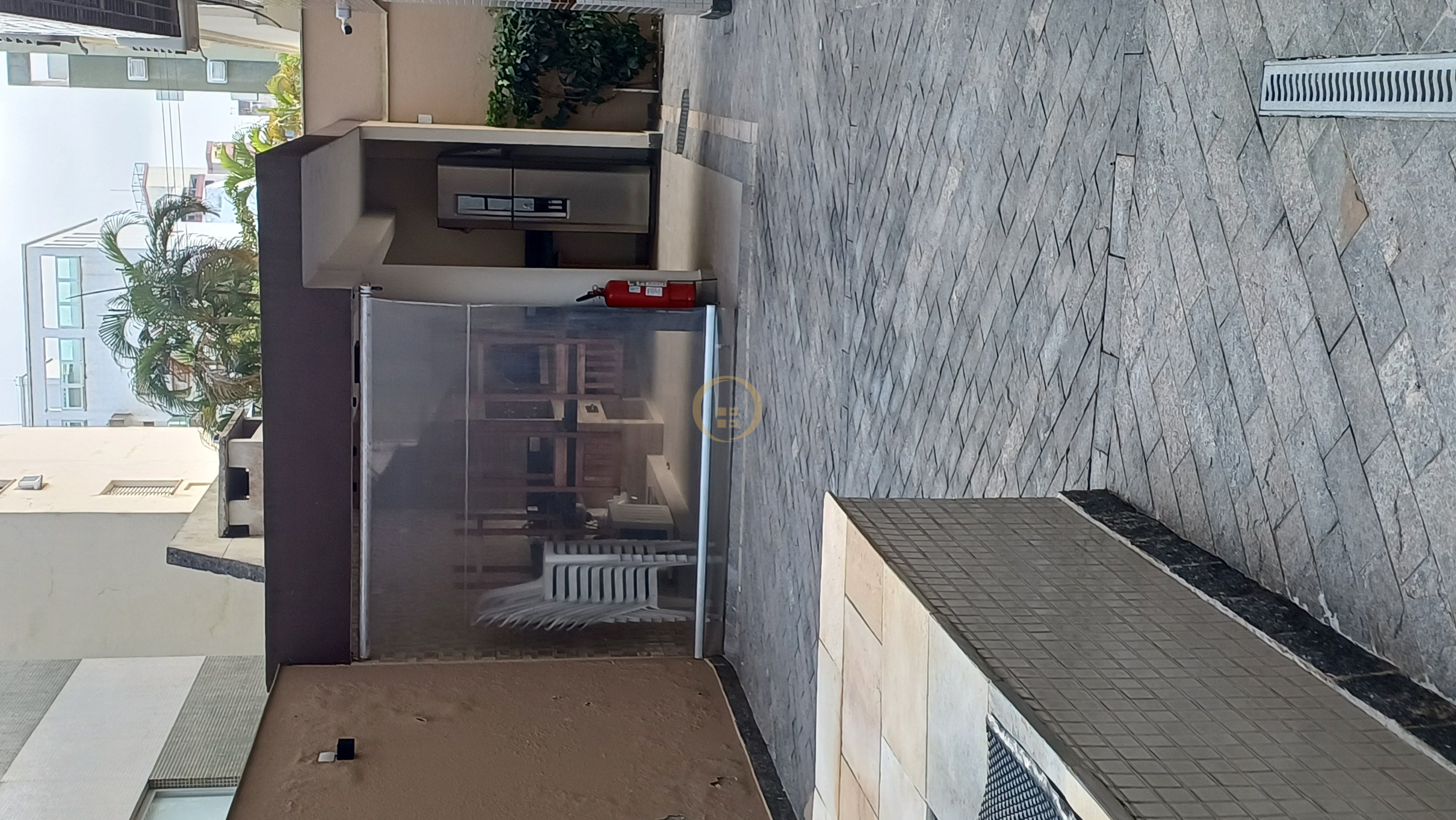 Apartamento na Praia da Enseada, Guarujá - SP