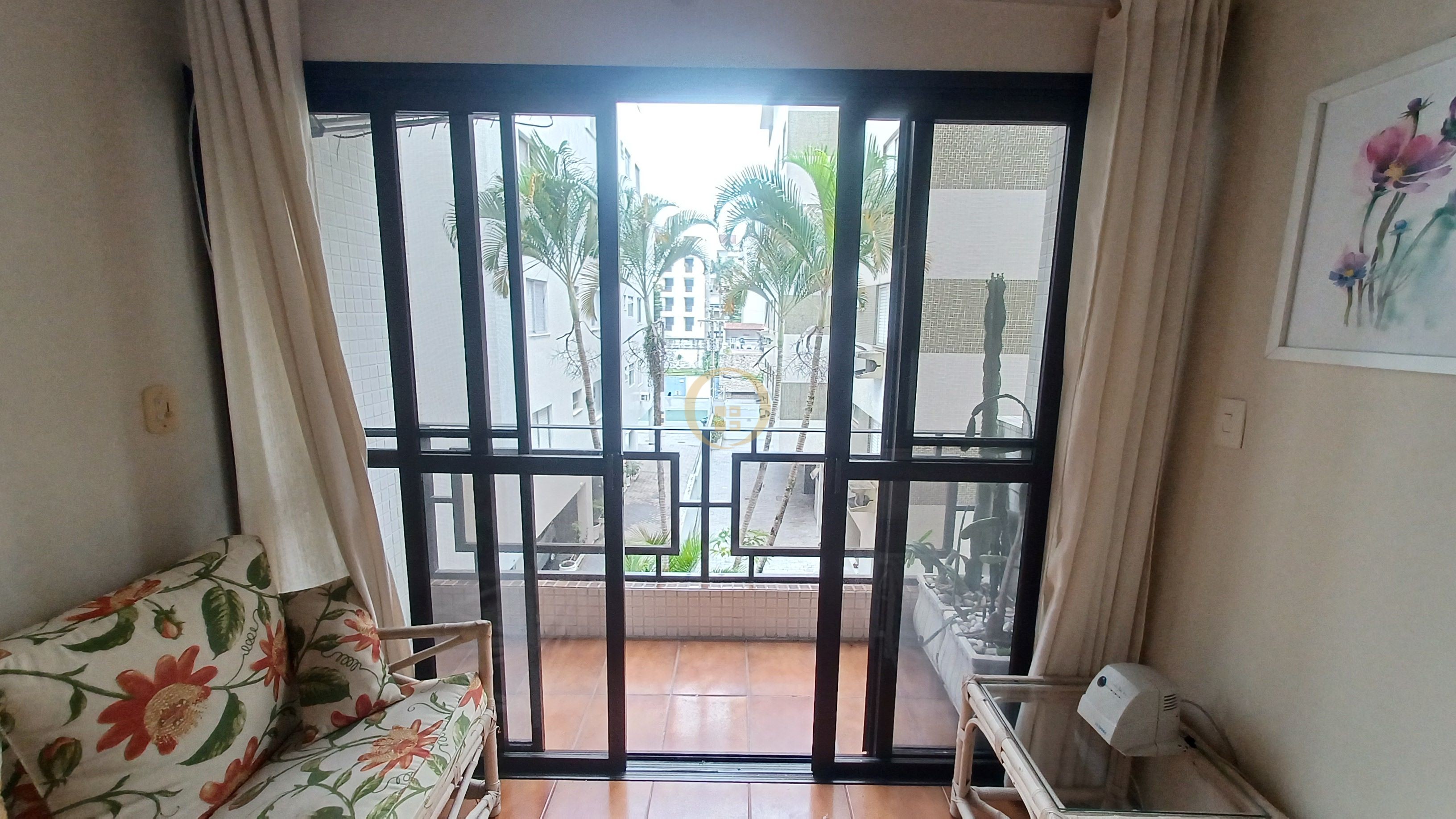 Apartamento na Praia da Enseada, Guarujá - SP