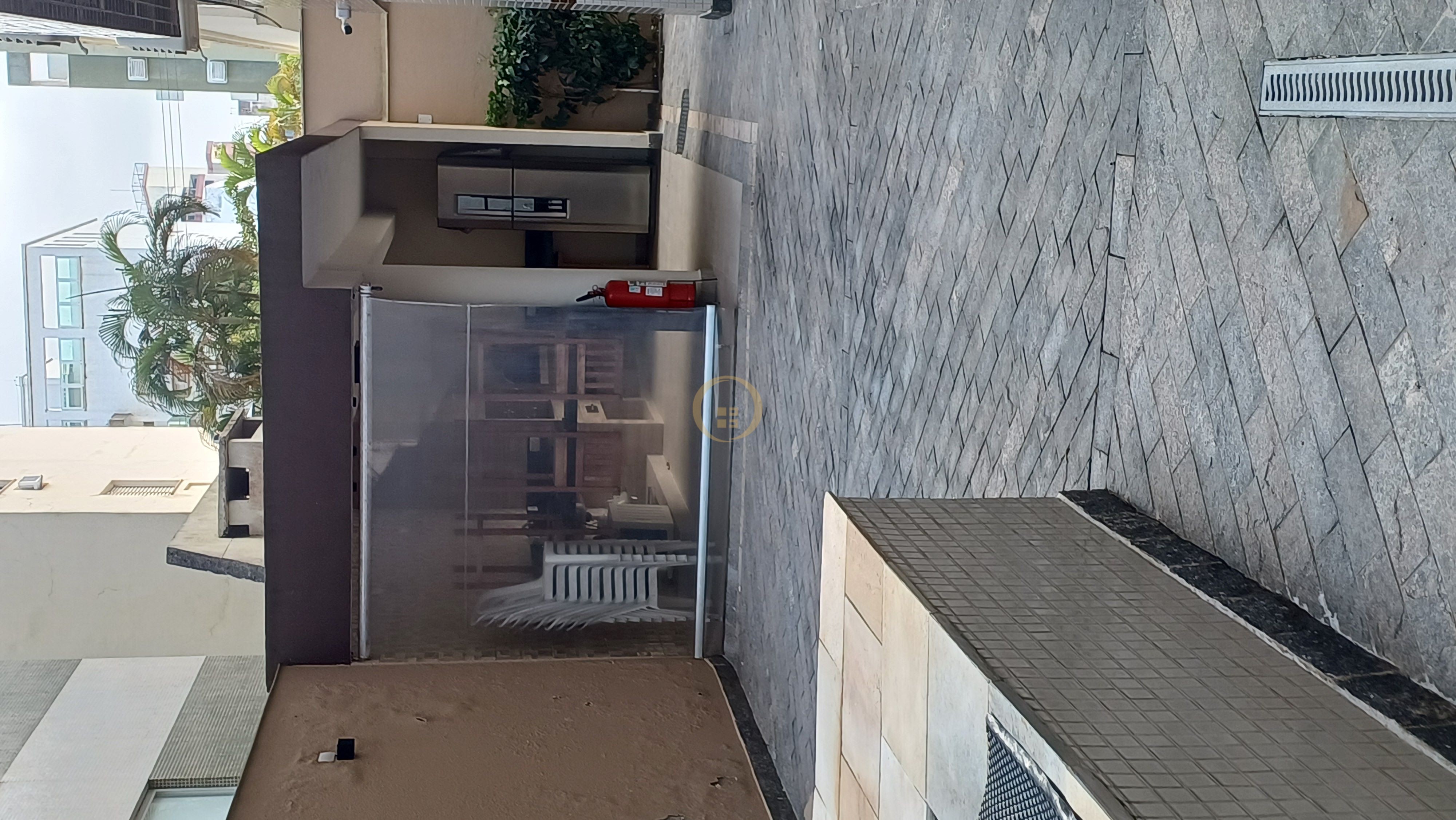 Apartamento na Praia da Enseada, Guarujá - SP