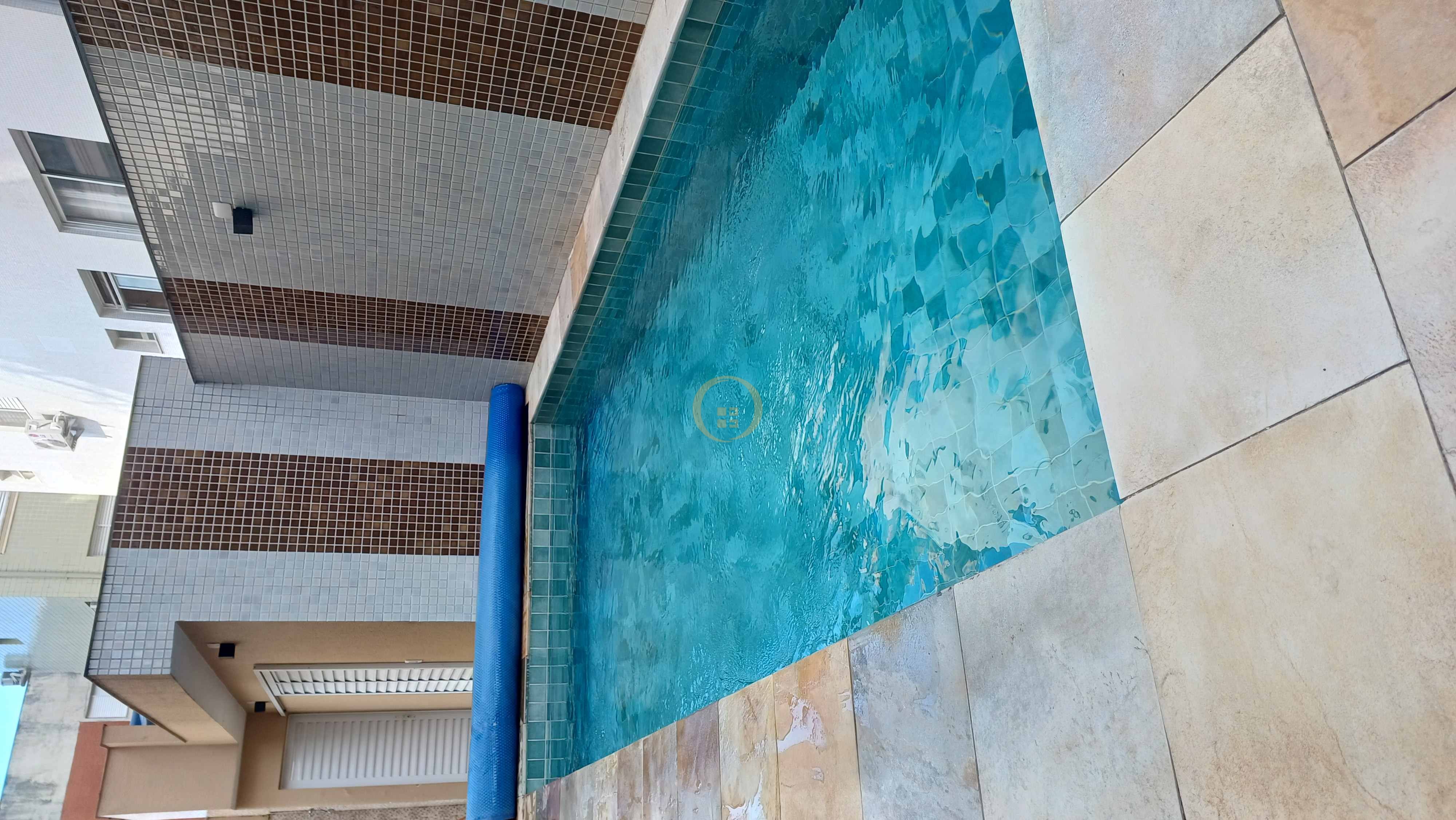 Apartamento na Praia da Enseada, Guarujá - SP