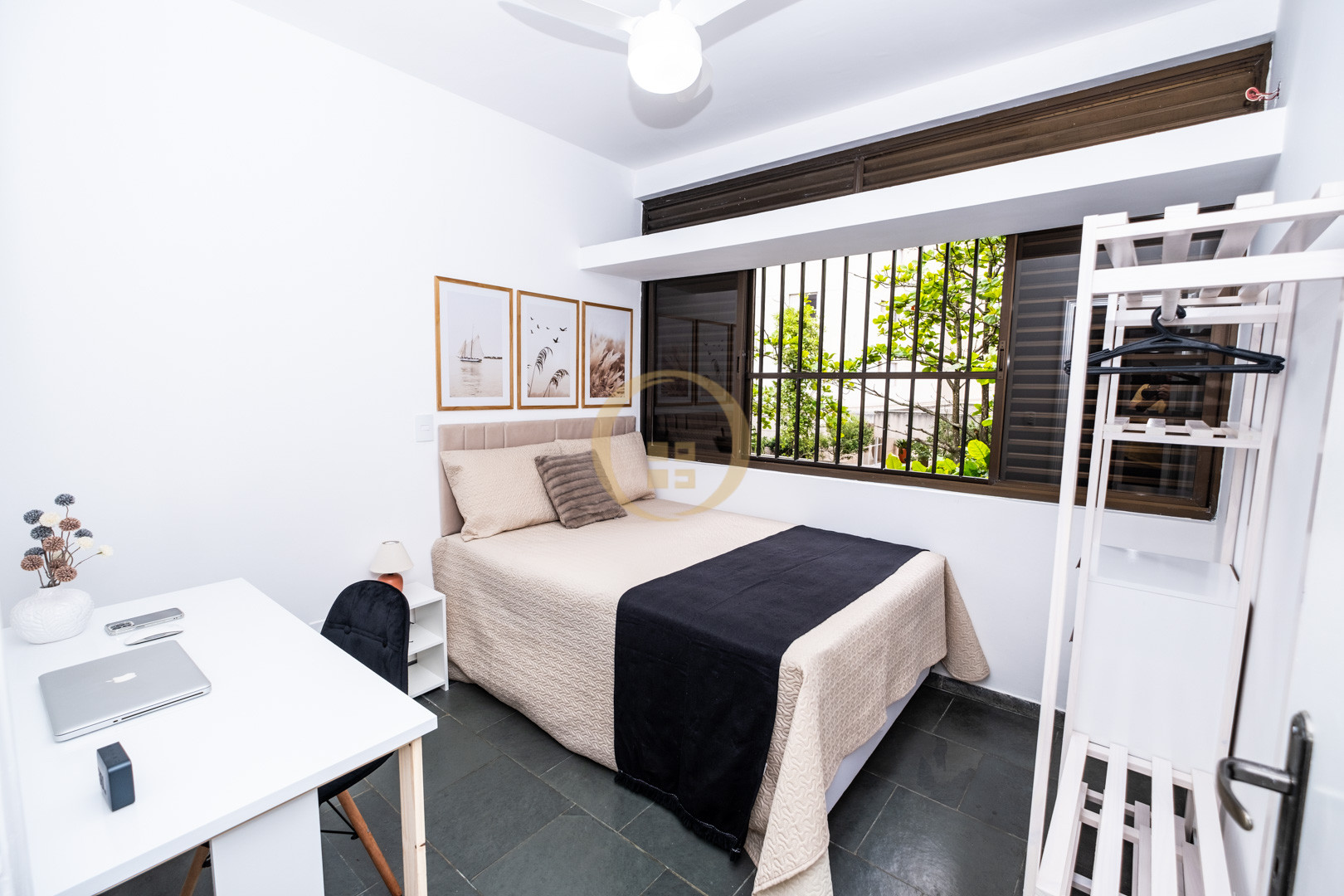 Apartamento na Praia da Enseada, Guarujá - SP