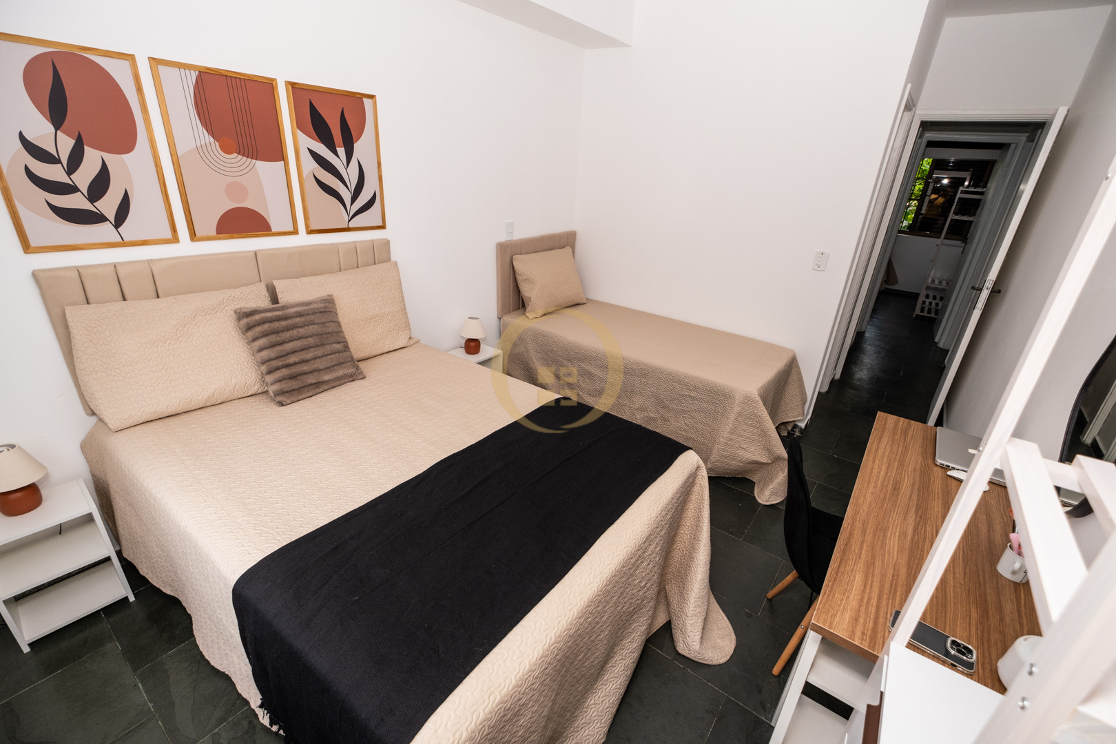 Apartamento na Praia da Enseada, Guarujá - SP
