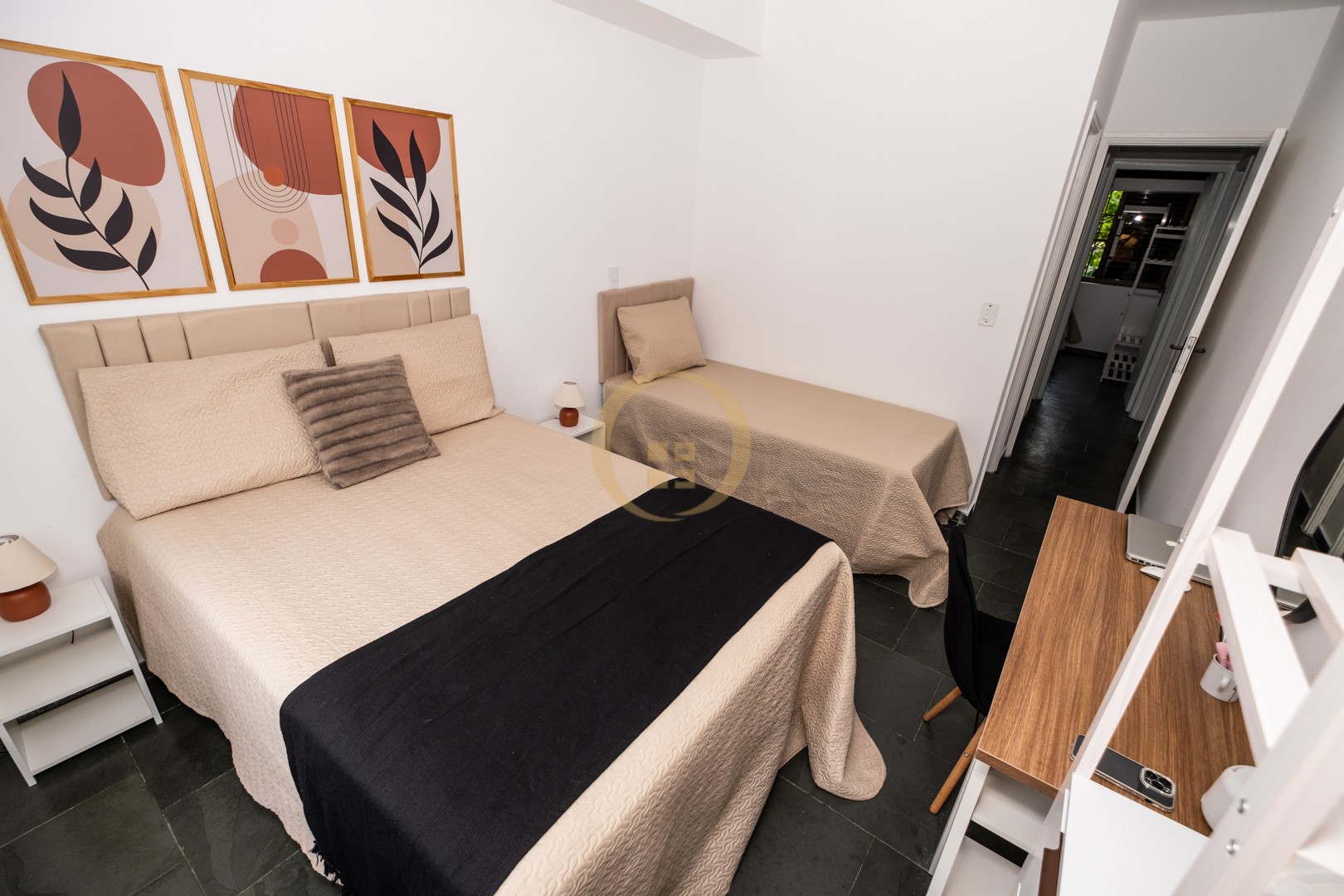 Apartamento na Praia da Enseada, Guarujá - SP