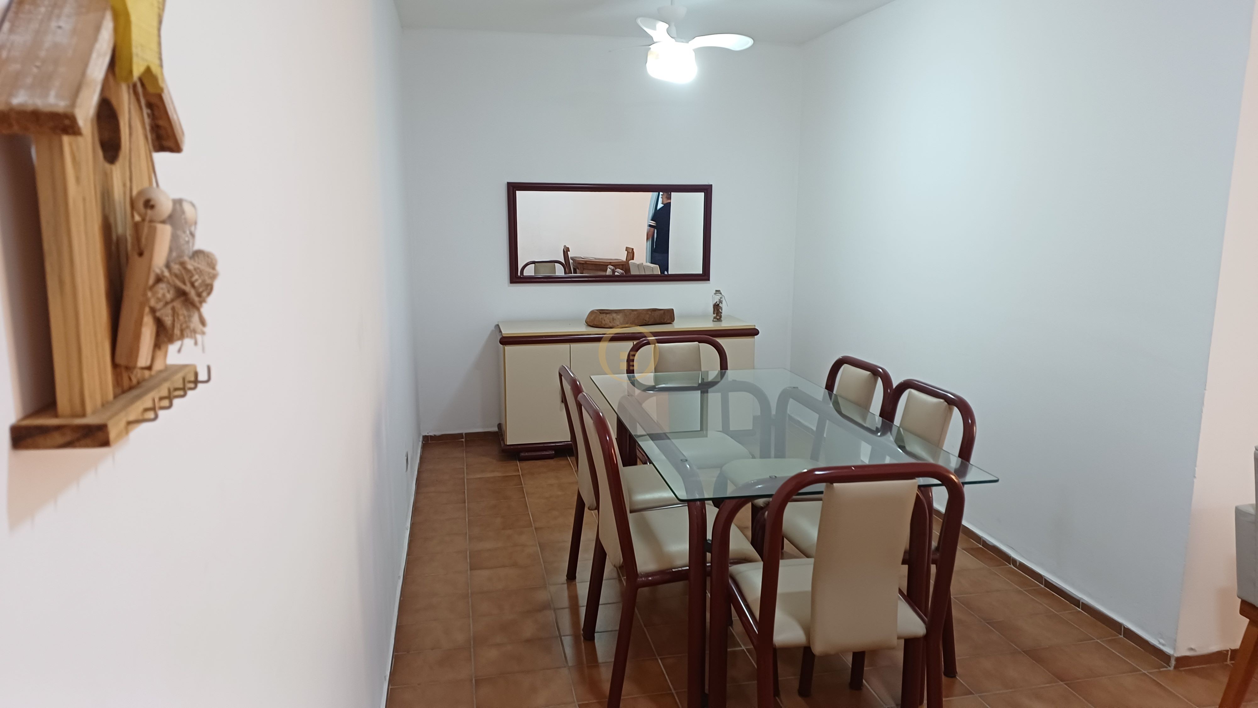 Apartamento na Praia das Pitangueiras, Guarujá - SP