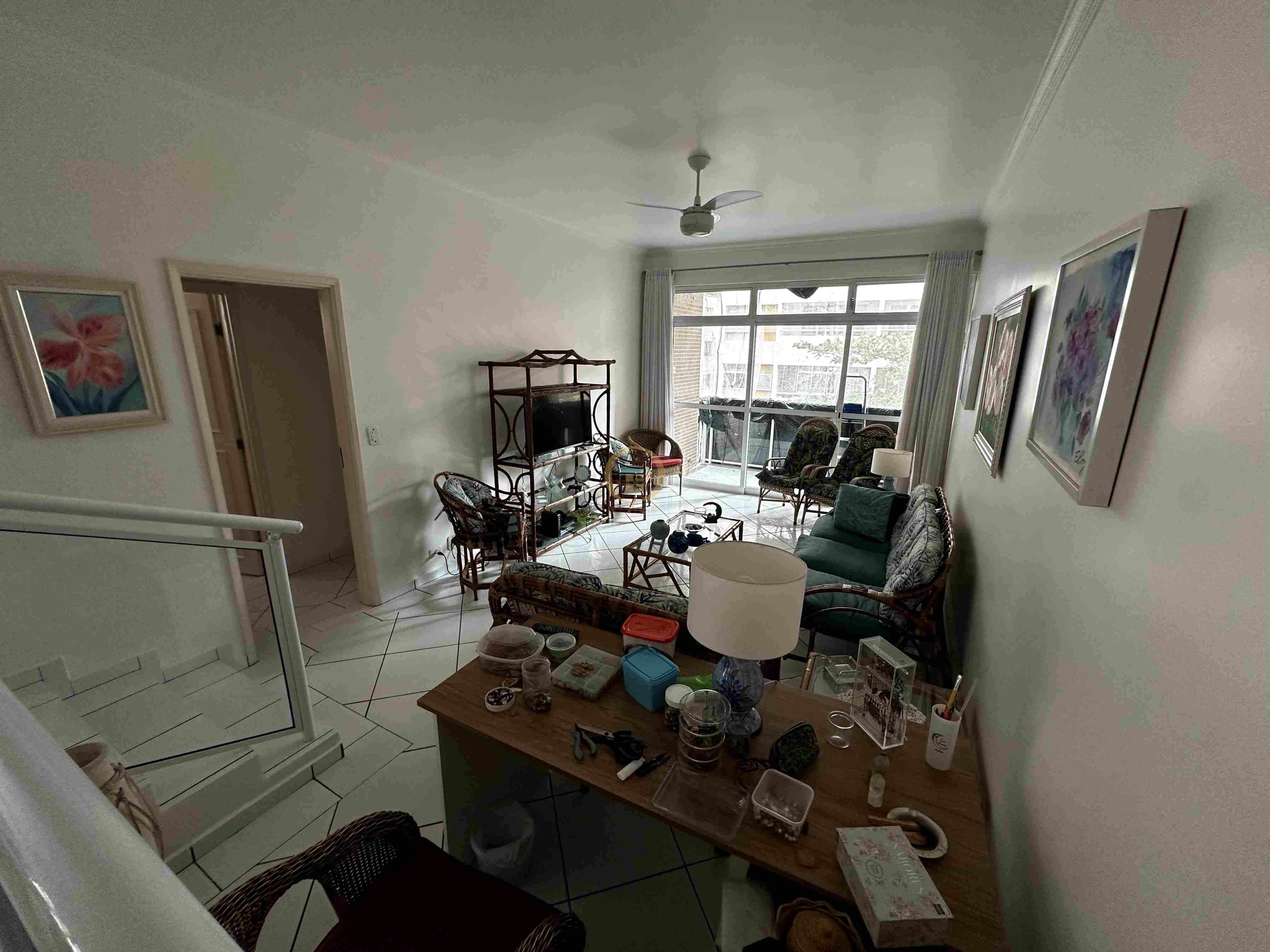 Apartamento na Praia das Pitangueiras, Guarujá - SP