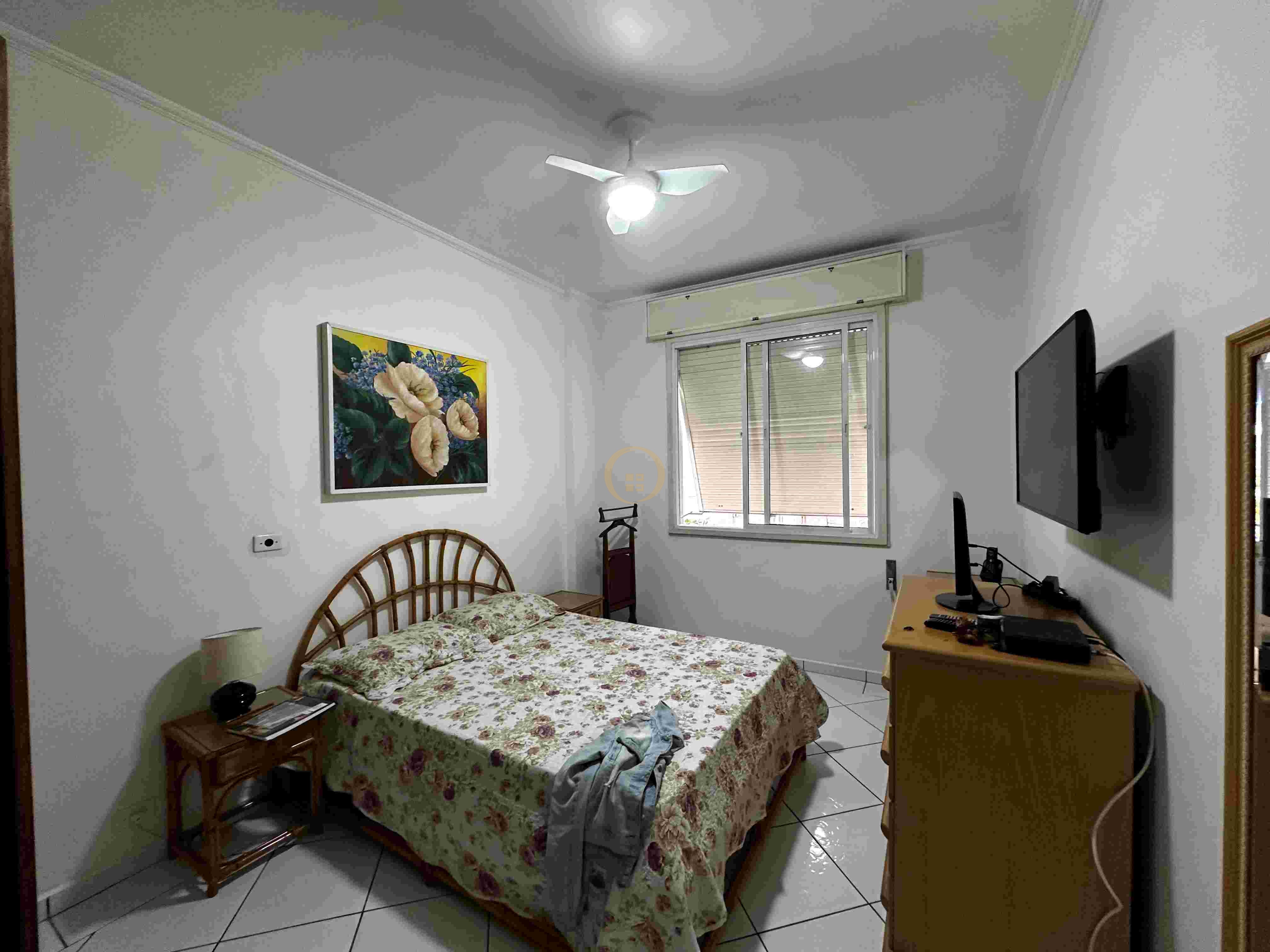 Apartamento na Praia das Pitangueiras, Guarujá - SP