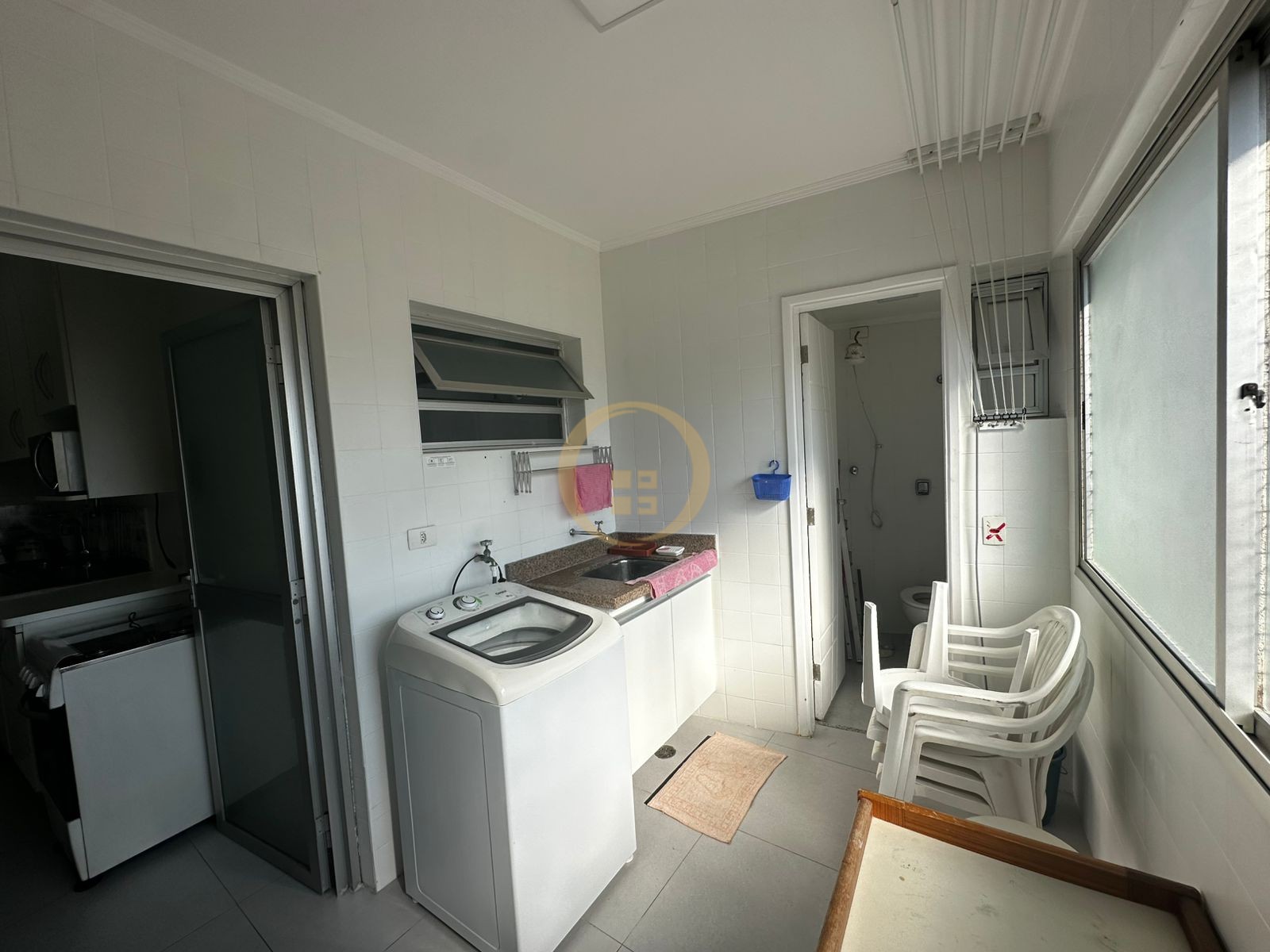 Apartamento na Praia das Pitangueiras, Guarujá - SP