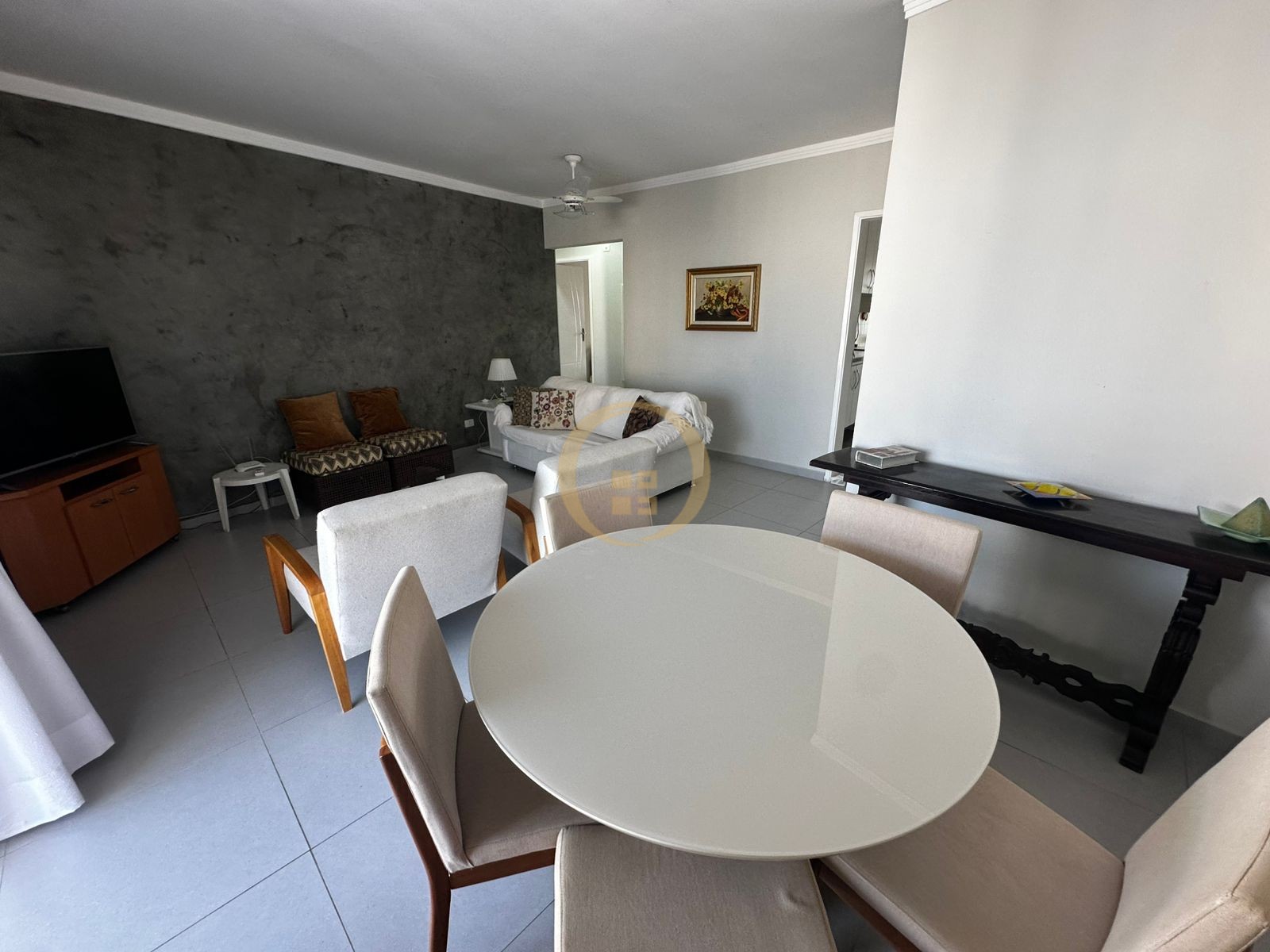 Apartamento na Praia das Pitangueiras, Guarujá - SP