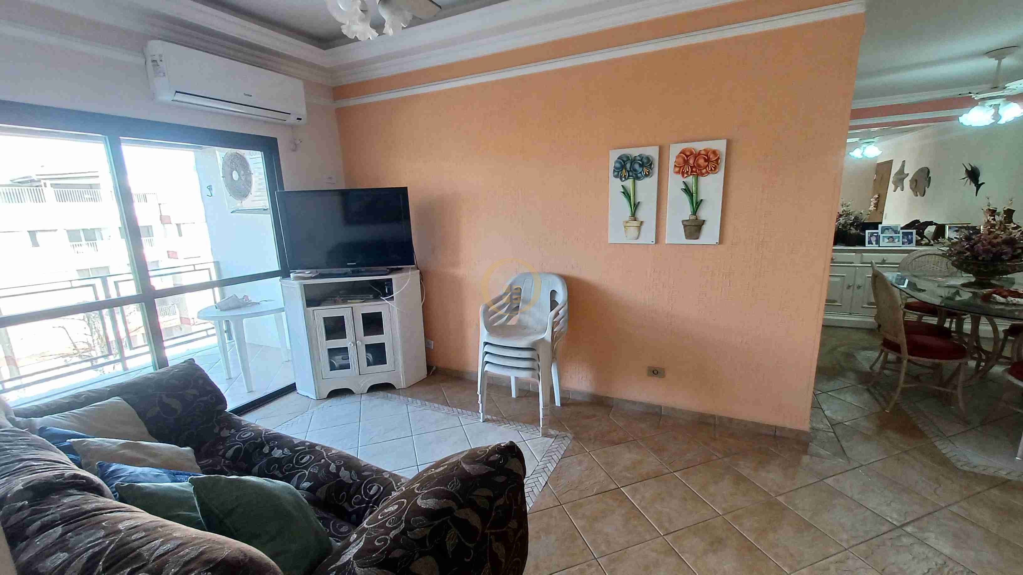 Apartamento na Praia da Enseada, Guarujá - SP
