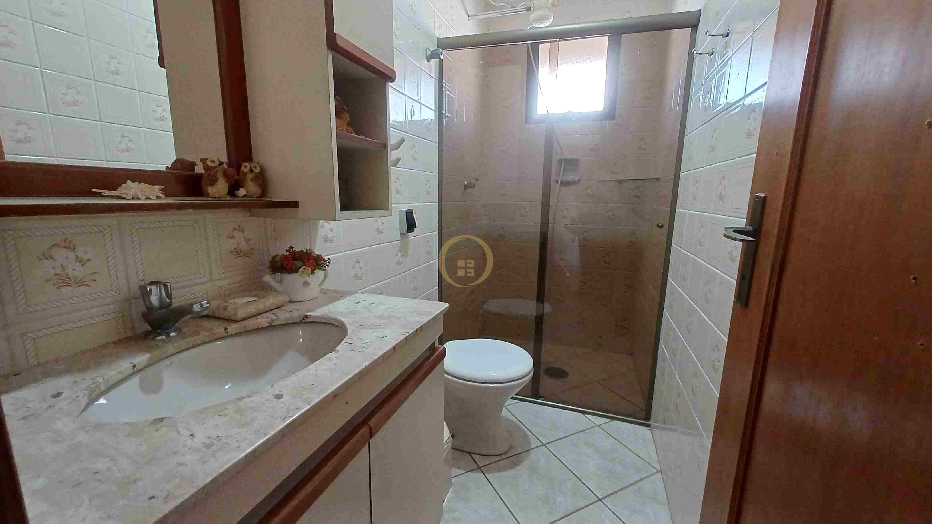 Apartamento na Praia da Enseada, Guarujá - SP
