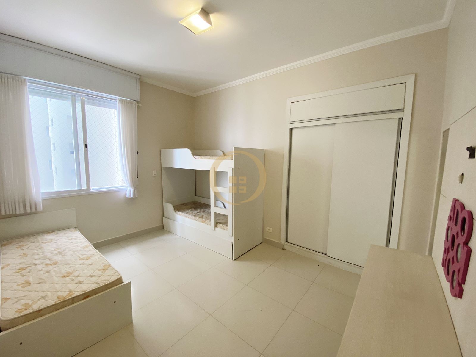 Apartamento Frente ao Mar nas Pitangueiras, Guarujá - SP