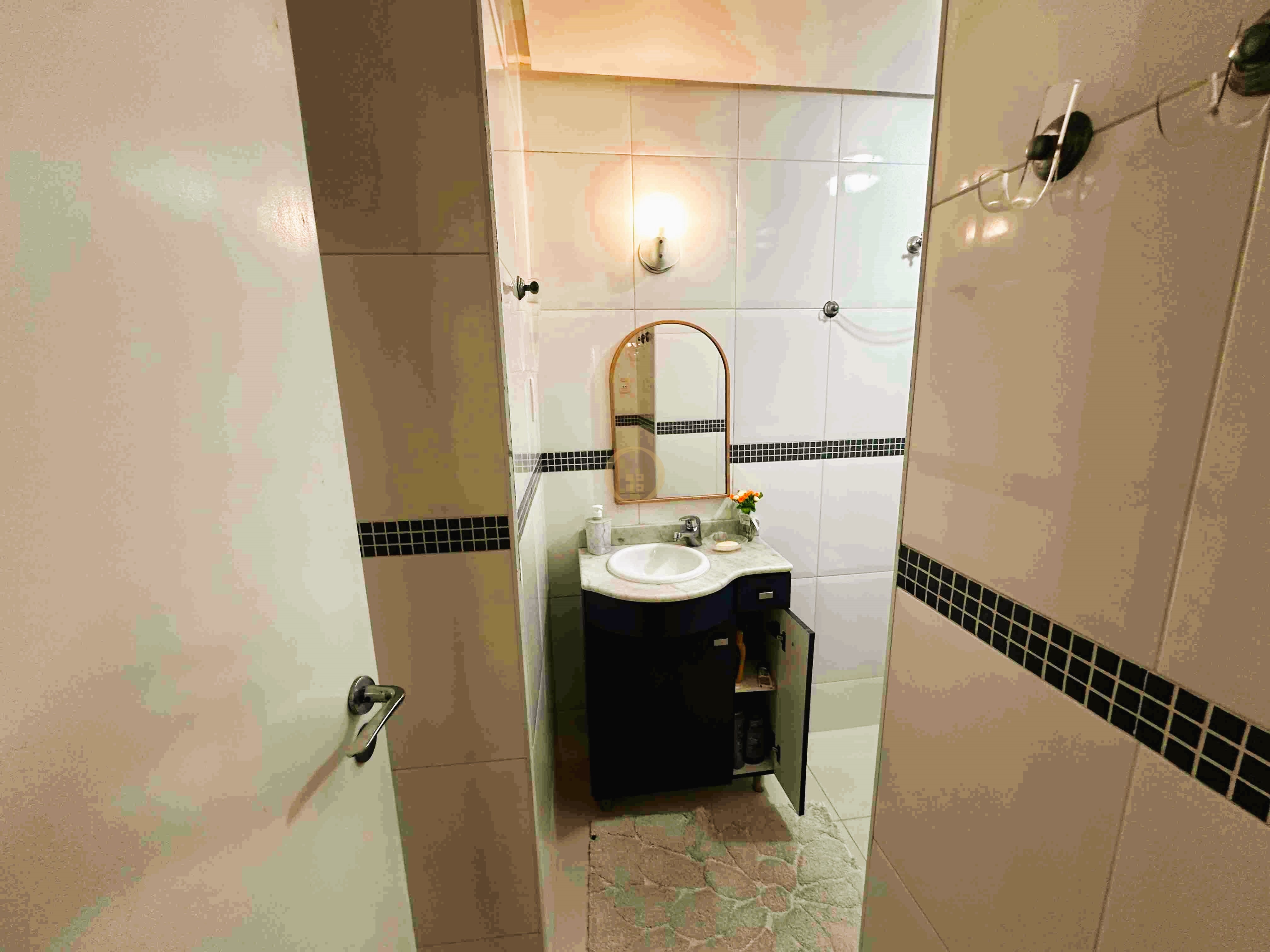 Apartamento na Praia das Pitangueiras, Guarujá - SP