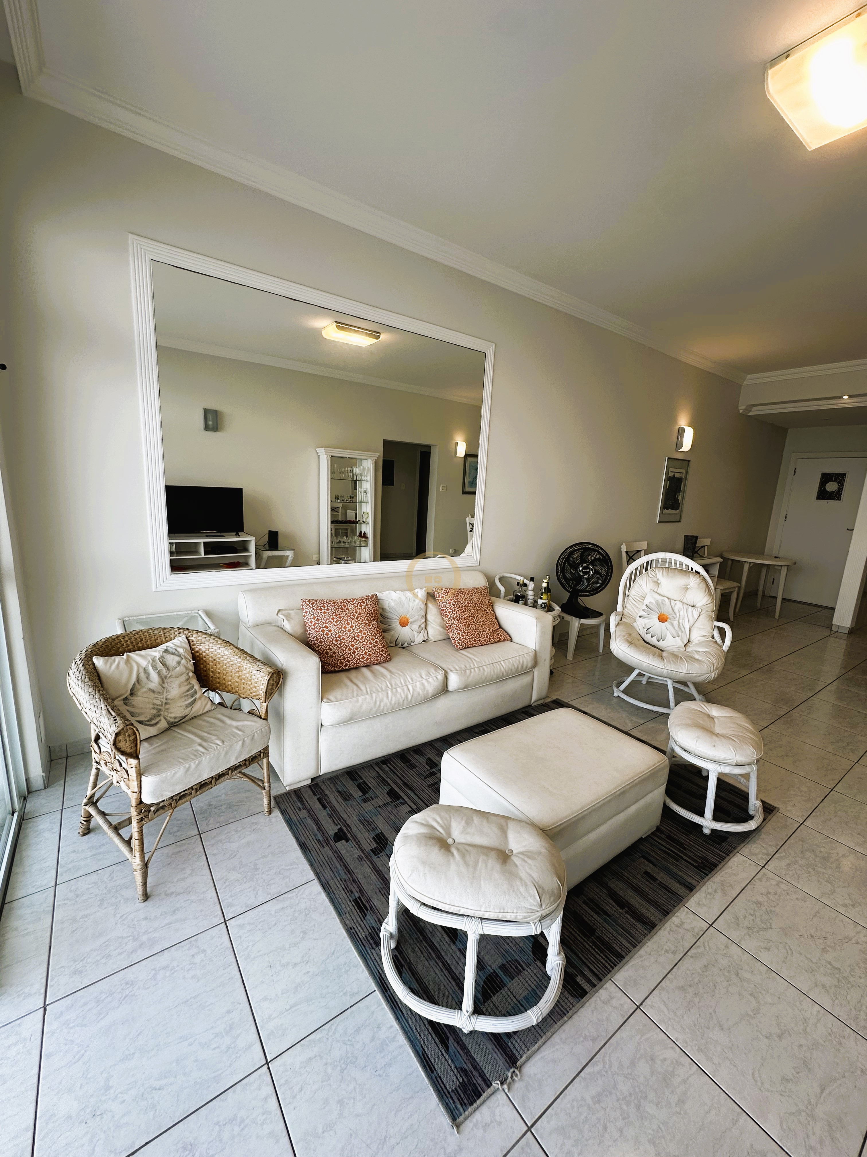 Apartamento Frente ao Mar-2-dormitorios-Pitangueiras