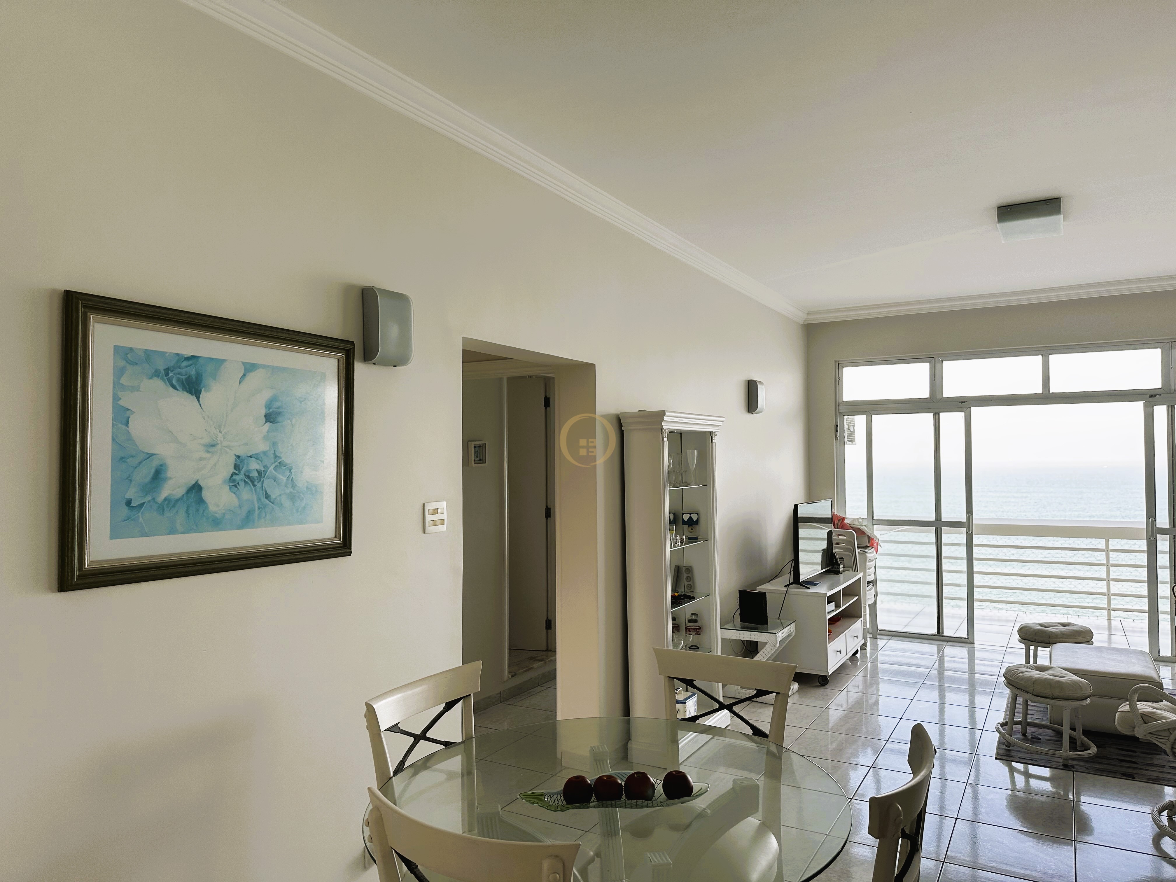 Apartamento Frente ao Mar-2-dormitorios-Pitangueiras