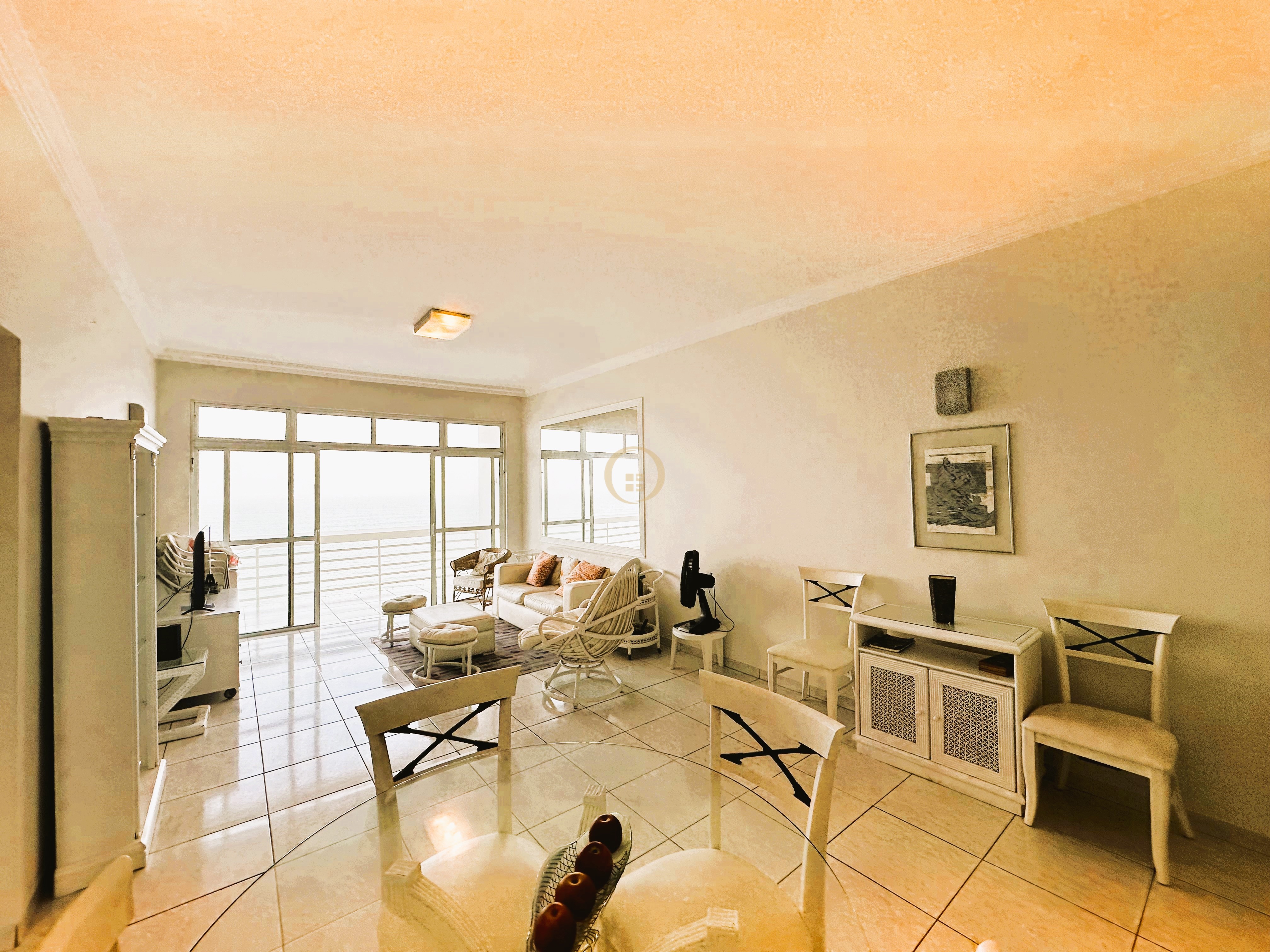Apartamento Frente ao Mar-2-dormitorios-Pitangueiras