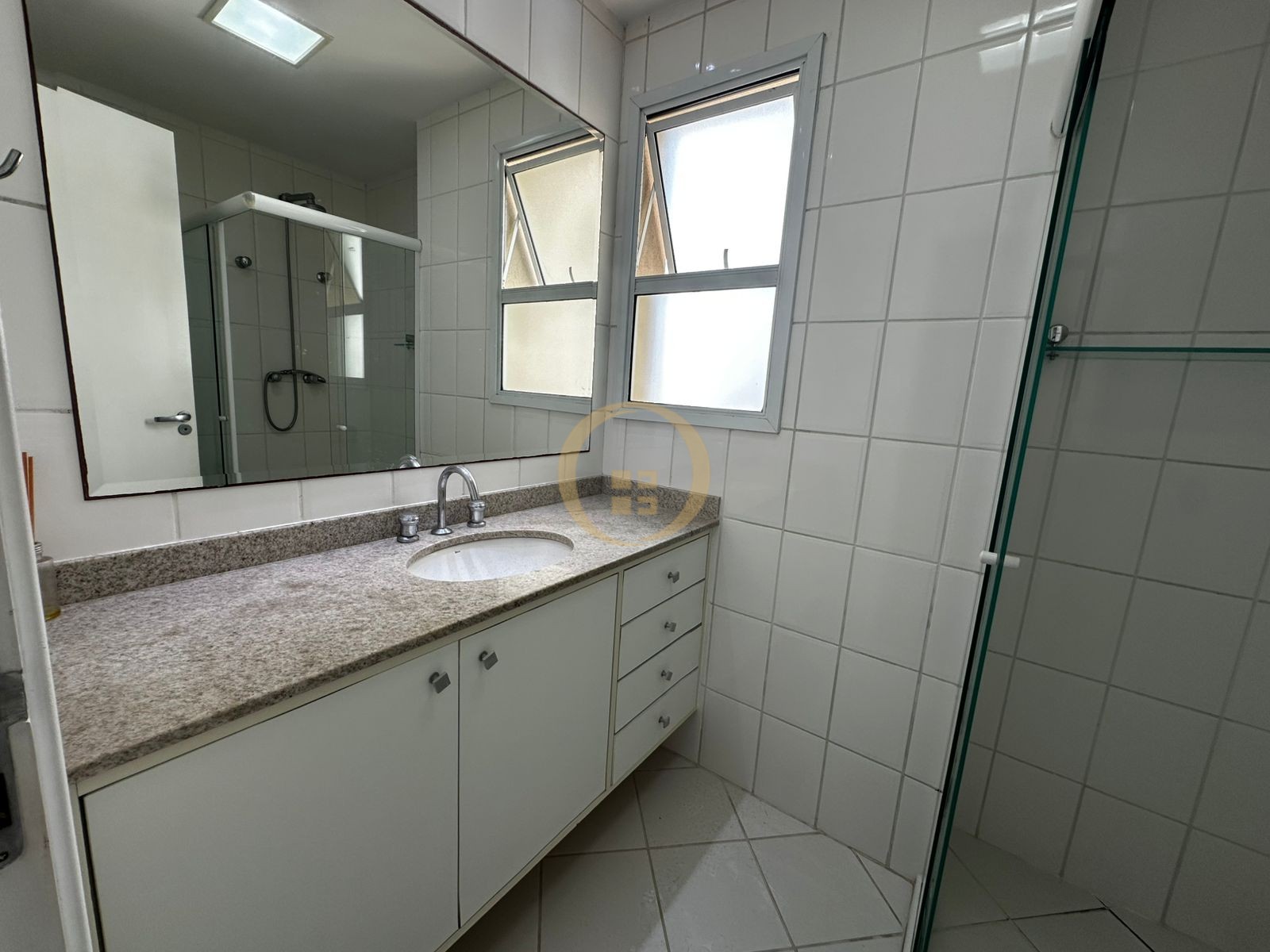 Apartamento Frente ao Mar, Praia das Astúrias Guarujá - SP