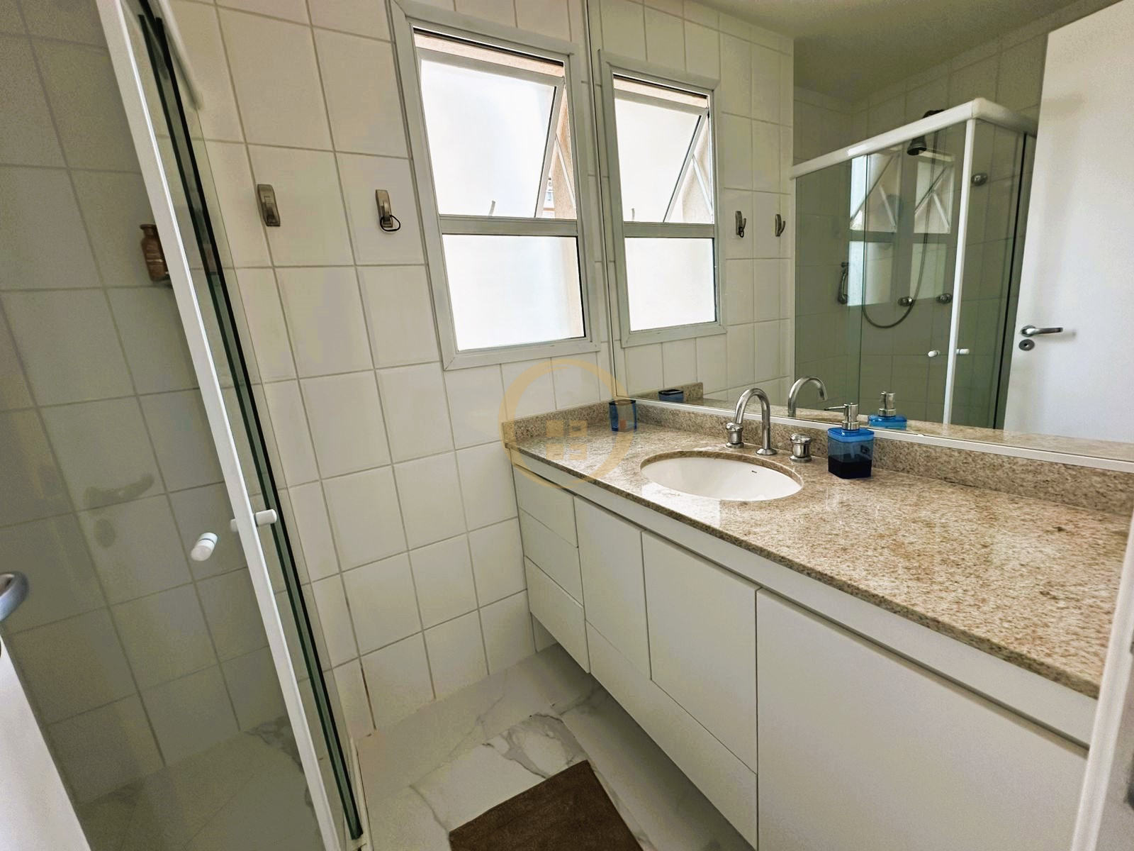 Apartamento Frente ao Mar, Astúrias, Guarujá - SP