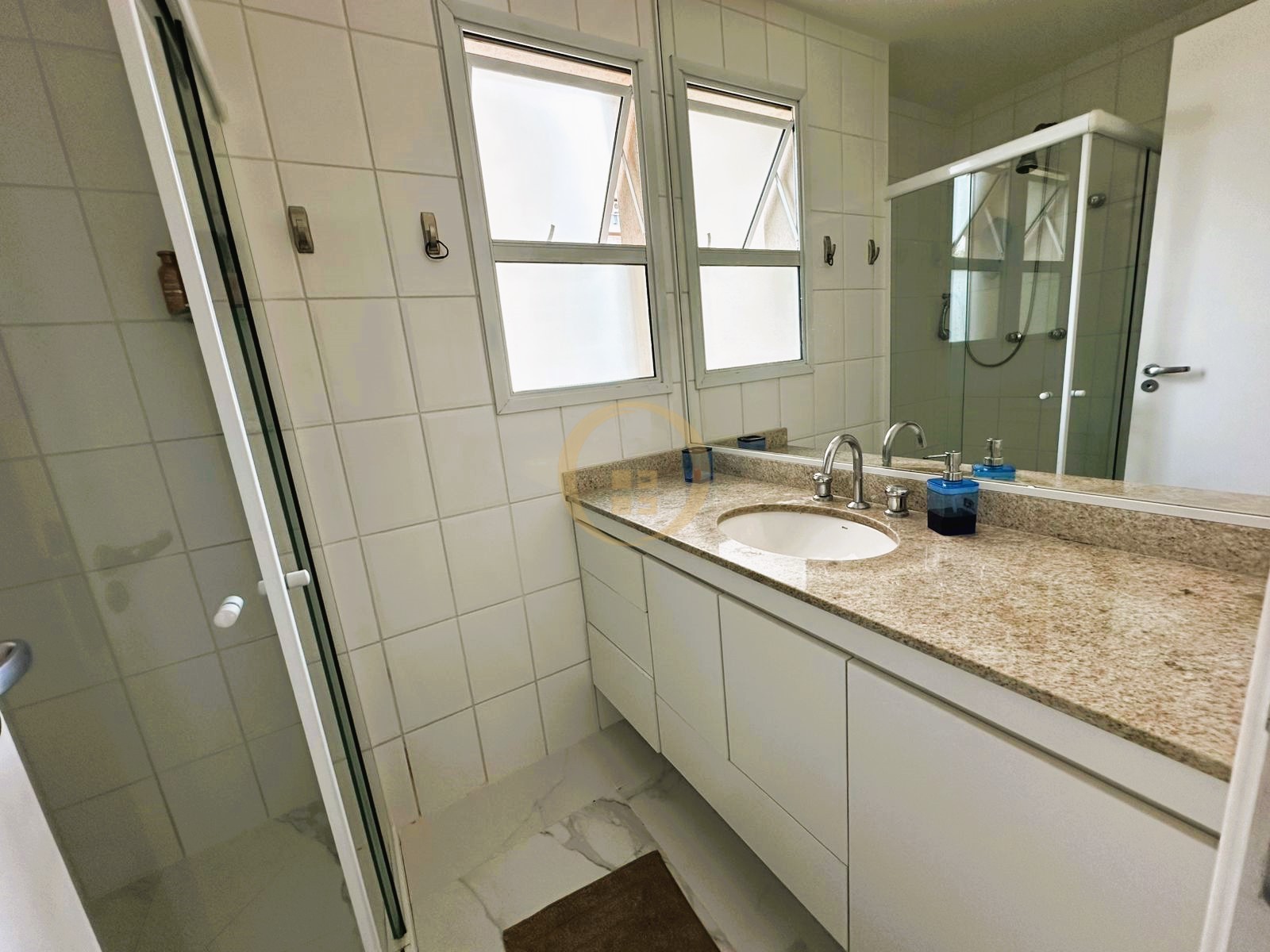 Apartamento Frente ao Mar, Astúrias, Guarujá - SP