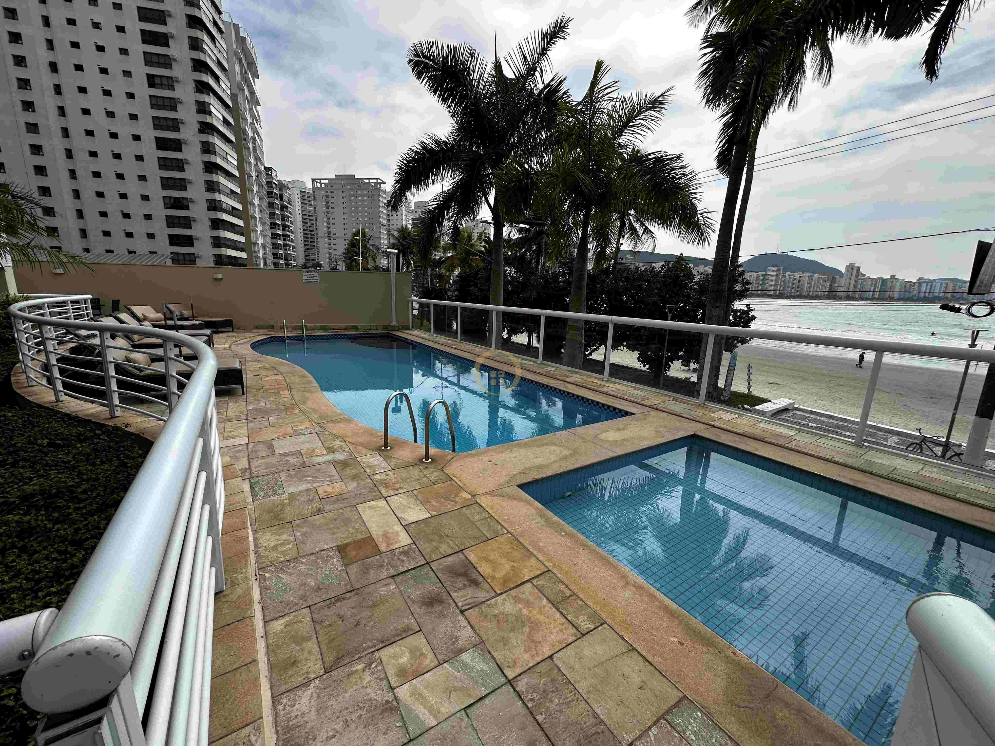 Apartamento Frente ao Mar, Praia da Astúrias Guarujá - SP