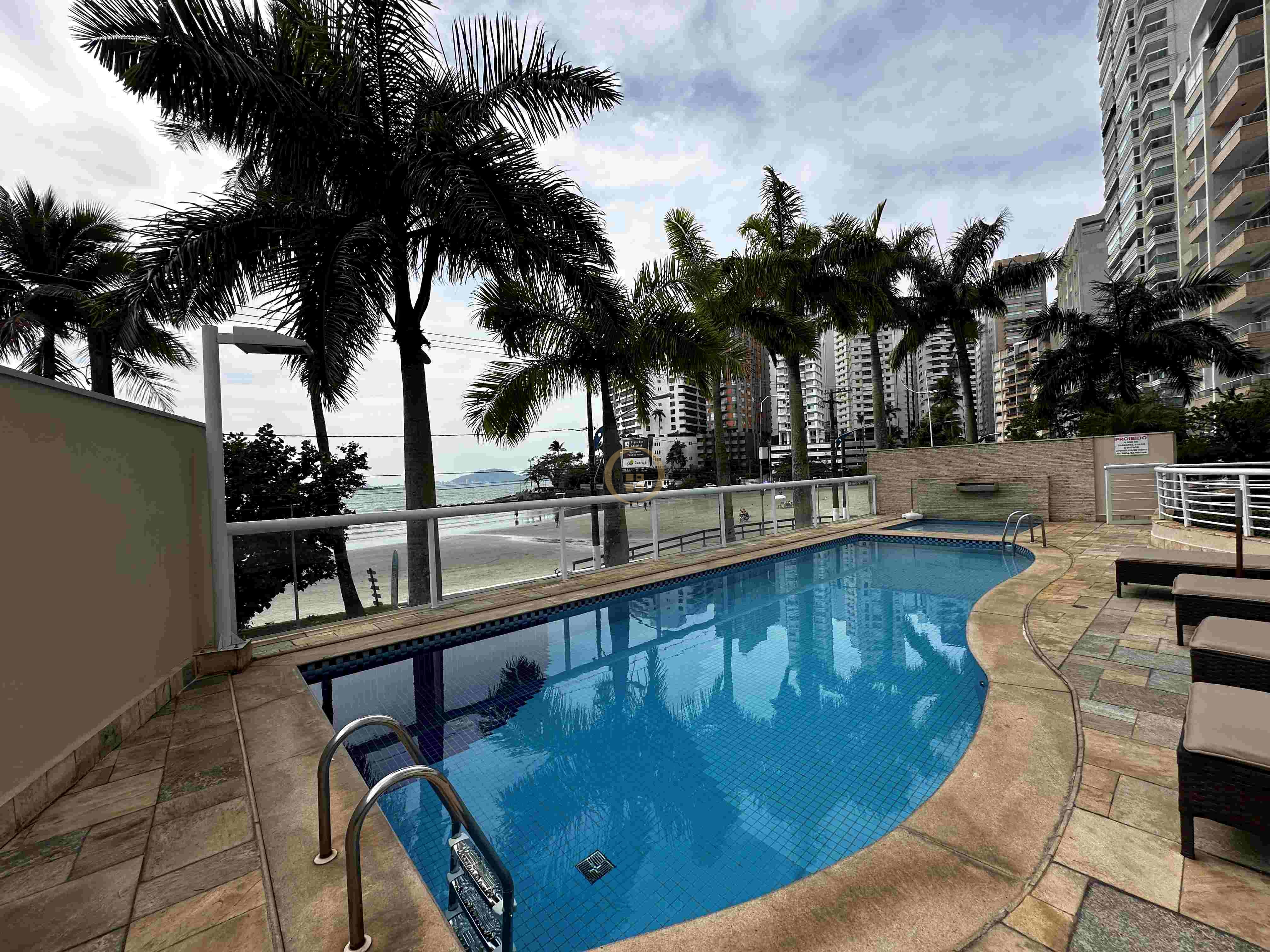 Apartamento Frente ao Mar, Praia da Astúrias Guarujá - SP
