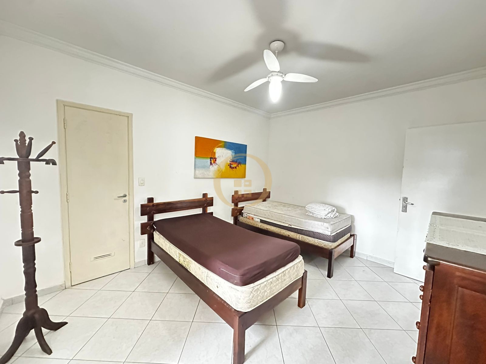 Apartamento na Praia das Pitangueiras, Guarujá - SP