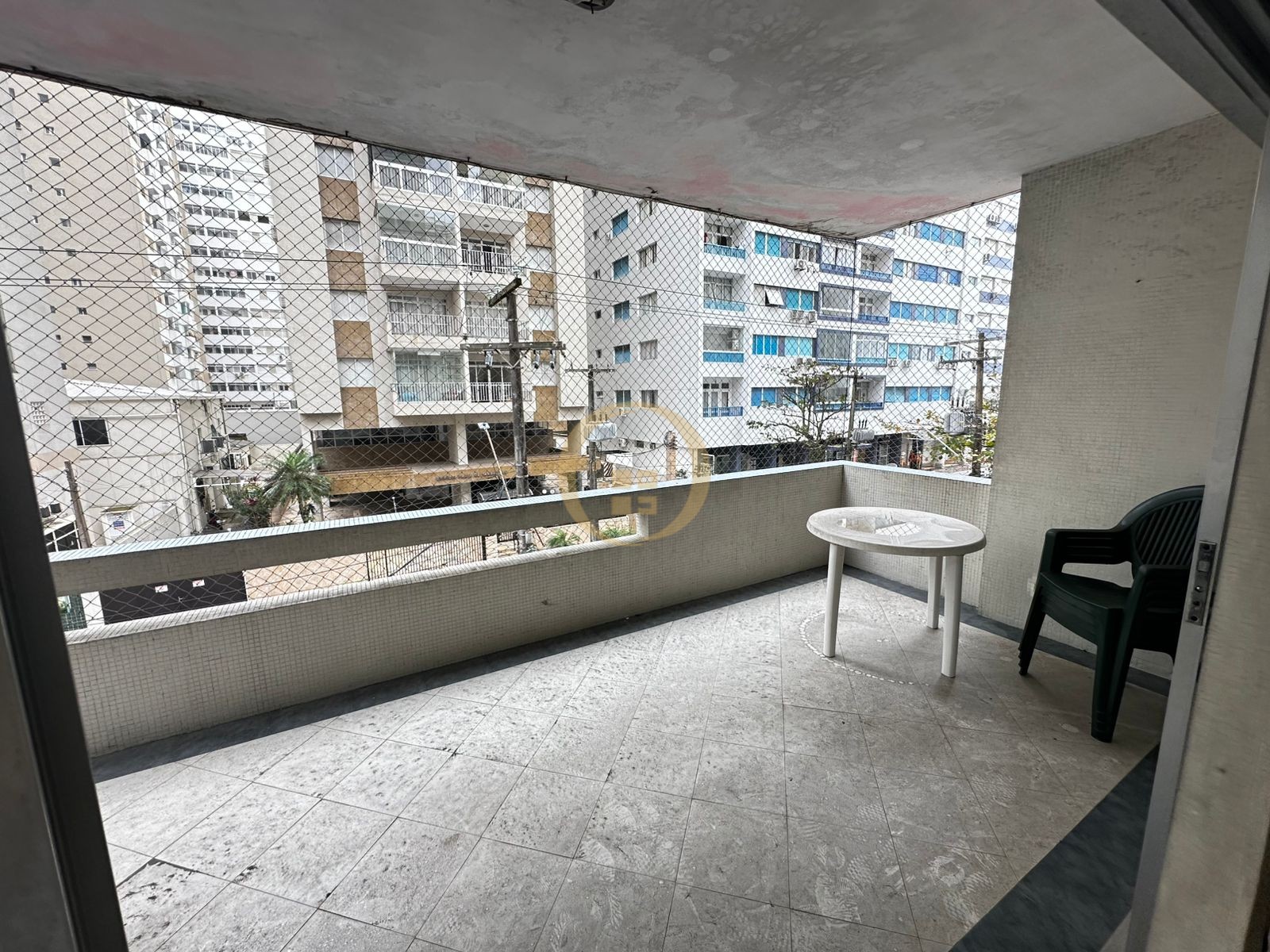 Apartamento na Praia das Pitangueiras, Guarujá - SP