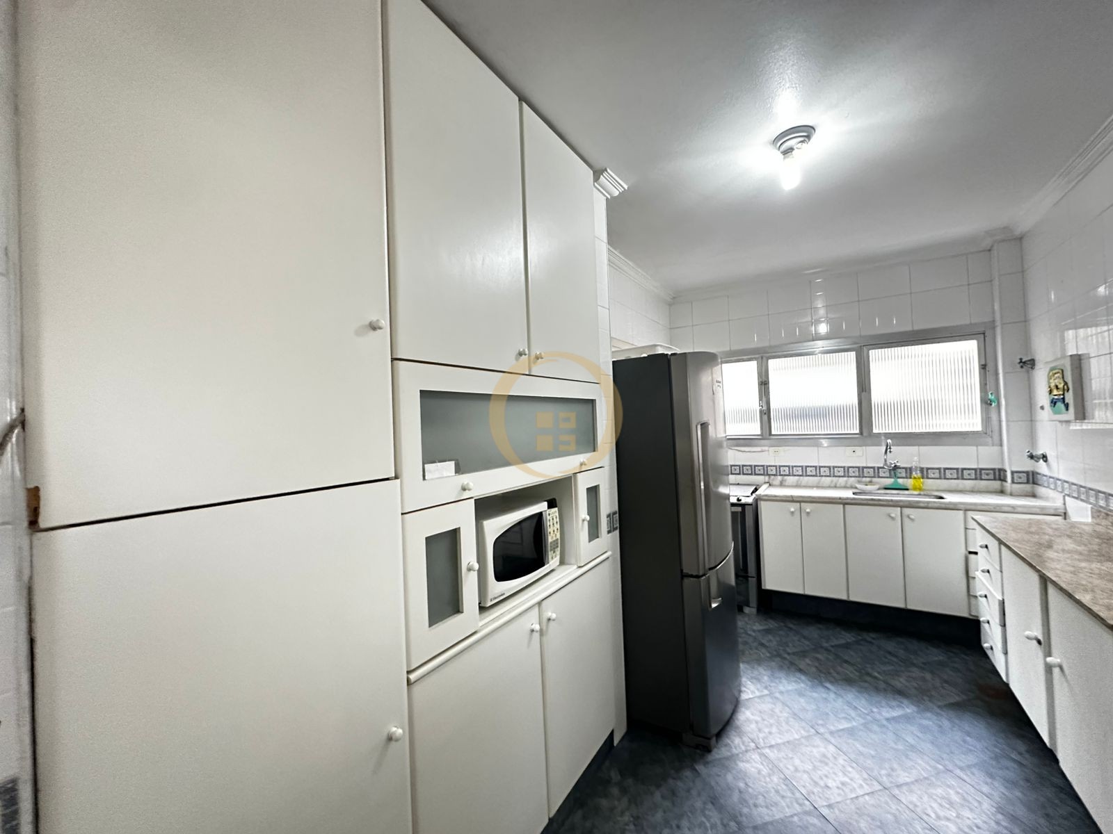 Apartamento na Praia das Pitangueiras, Guarujá - SP