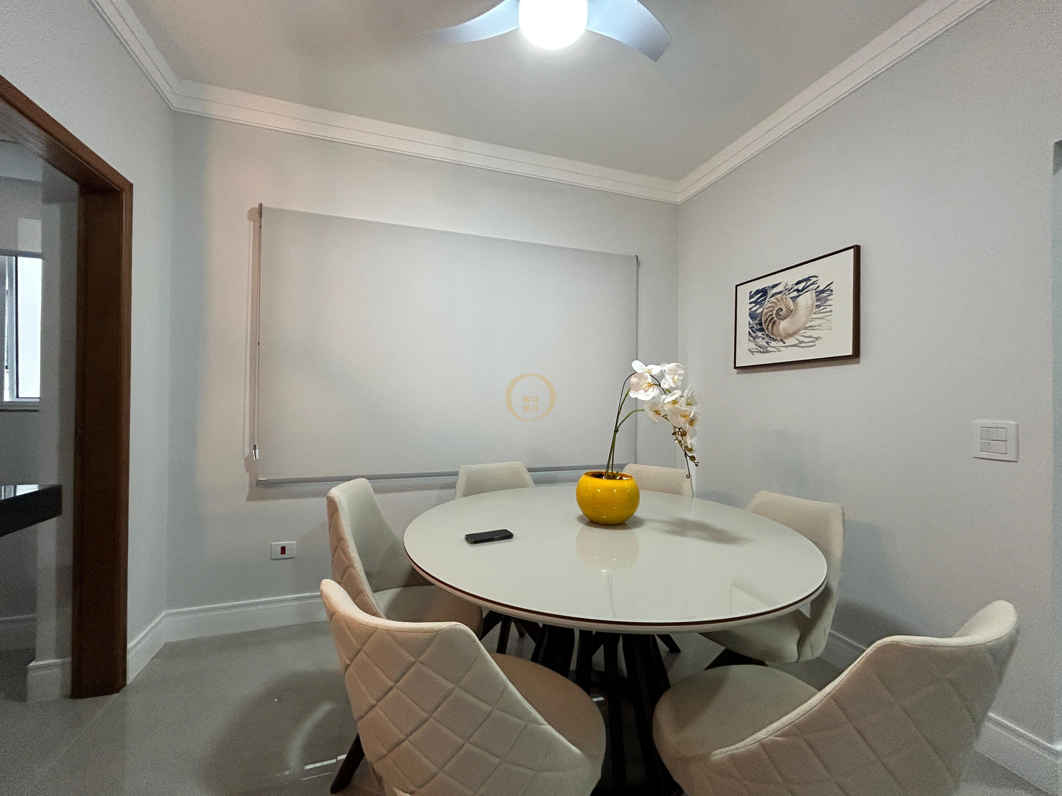Apartamento na Praia das Pitangueiras, Guarujá - SP
