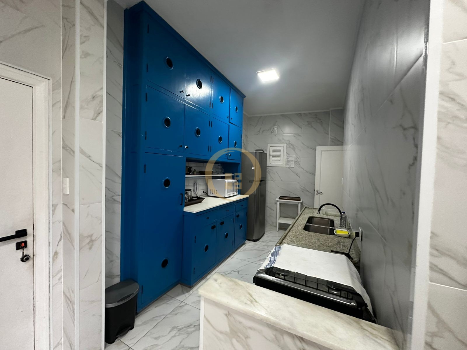 Apartamento na Praia das Pitangueiras, Guarujá - SP