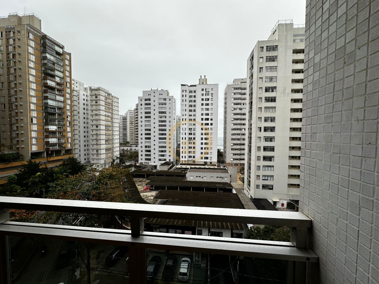 Apartamento na Praia das Pitangueiras, Guarujá - SP