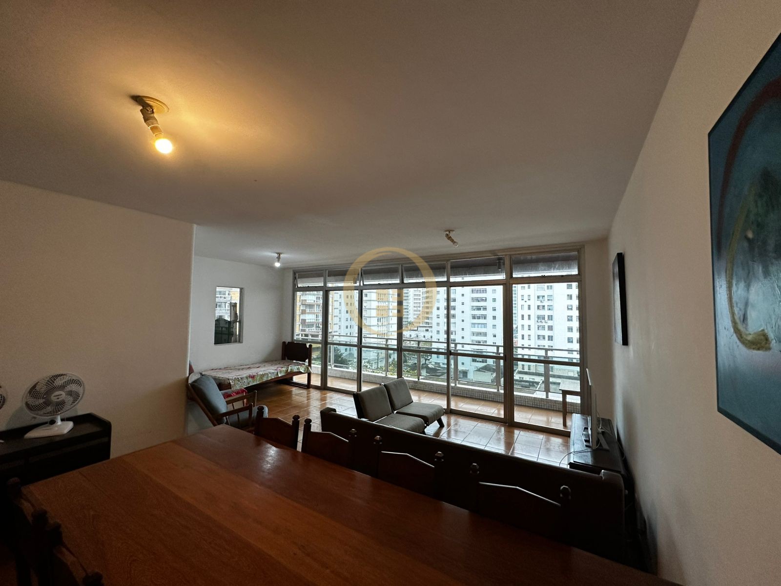 Apartamento na Praia das Pitangueiras, Guarujá - SP