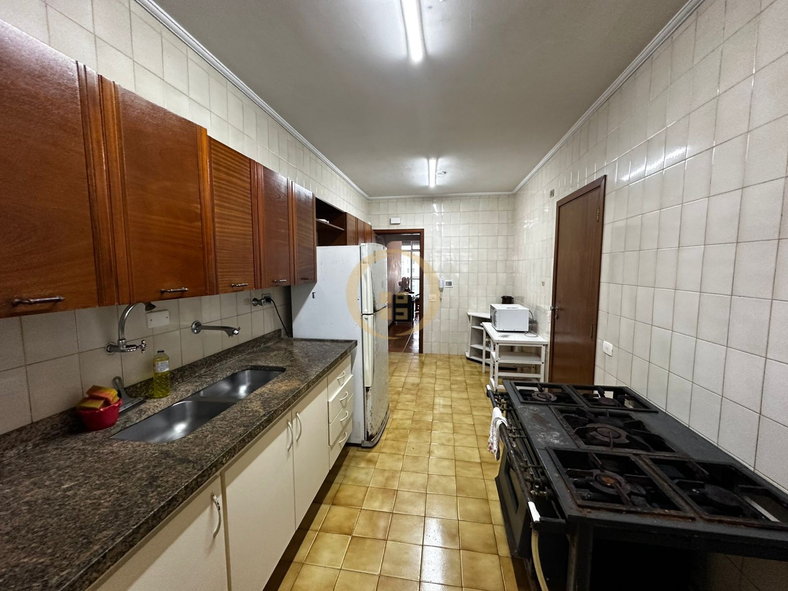 Apartamento na Praia das Pitangueiras, Guarujá - SP