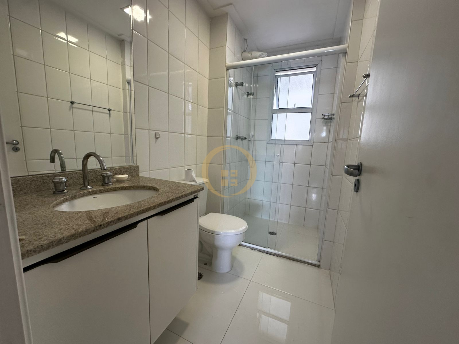 Apartamento Frente ao Mar, Praia das Astúria, Guarujá - SP