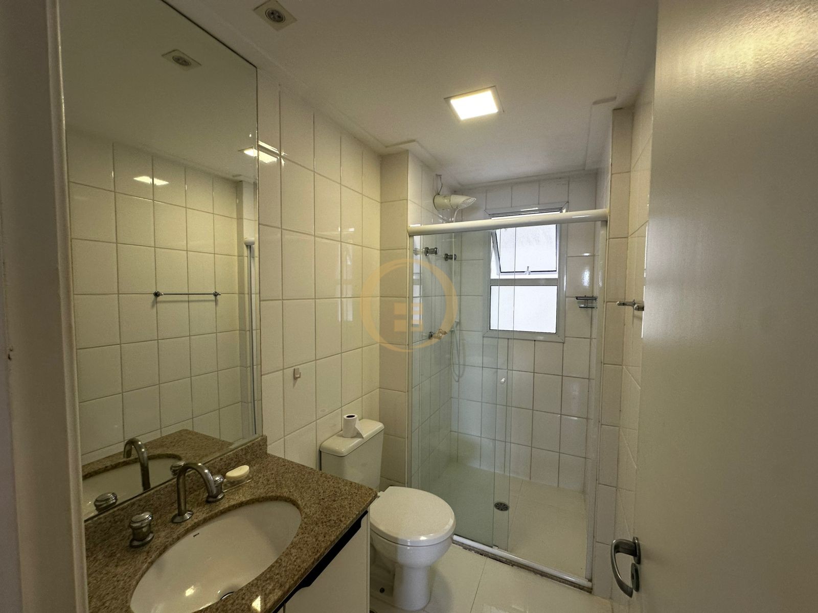 Apartamento Frente ao Mar, Praia das Astúria, Guarujá - SP