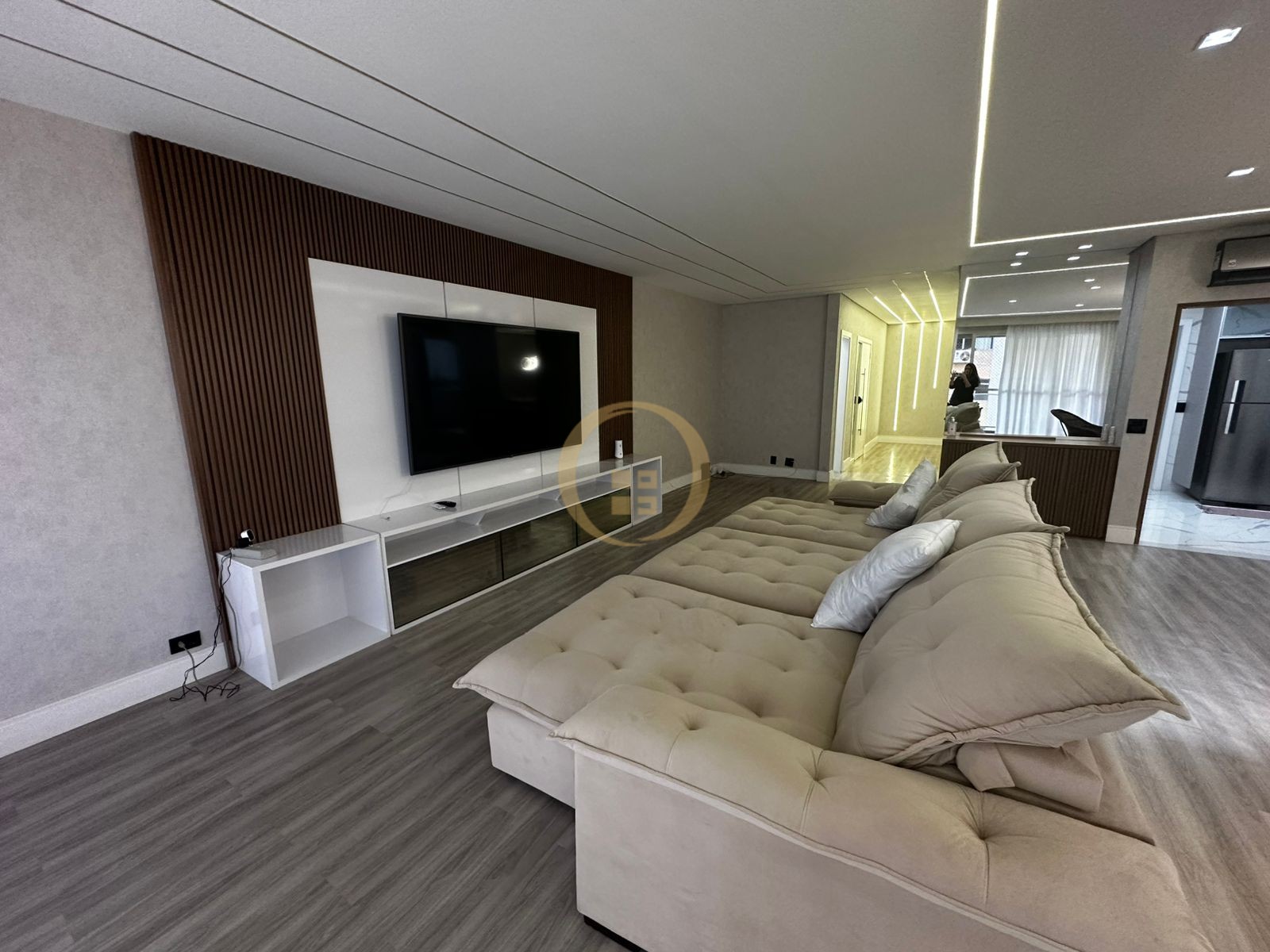 Apartamento na Praia das Pitangueiras, Guarujá - SP
