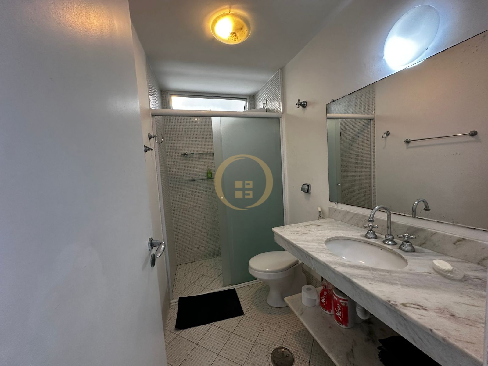 Apartamento Frente ao Mar nas Pitangueiras, Guarujá - SP