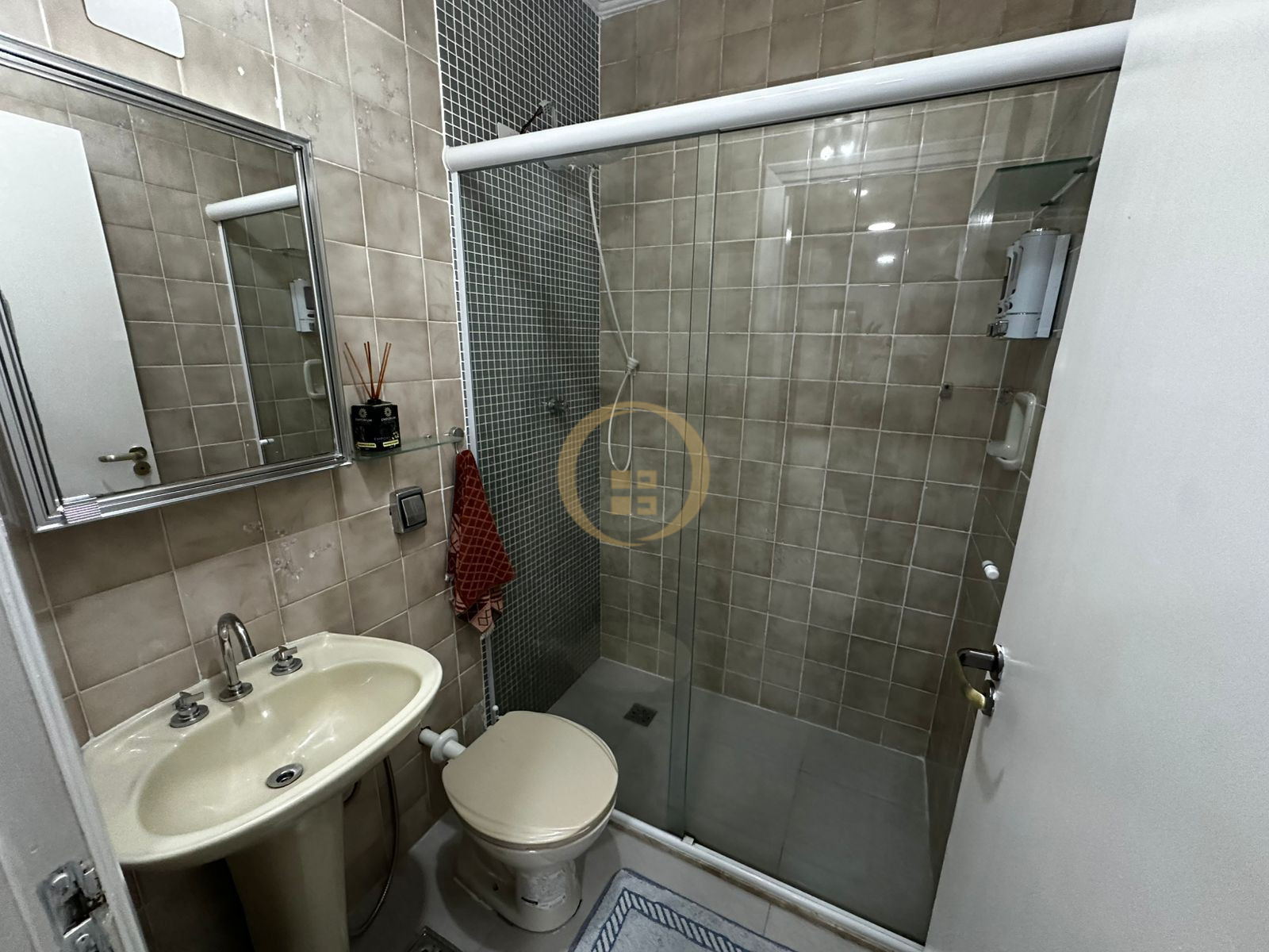 Apartamento na Praia das Pitangueiras, Guarujá - SP