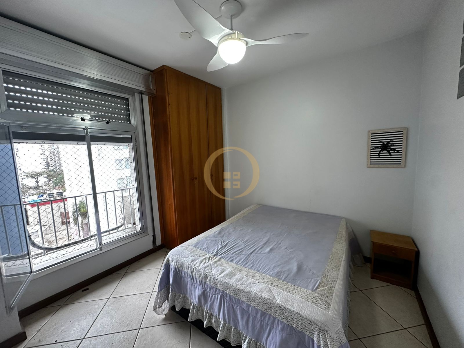 Apartamento na Praia das Pitangueiras, Guarujá - SP