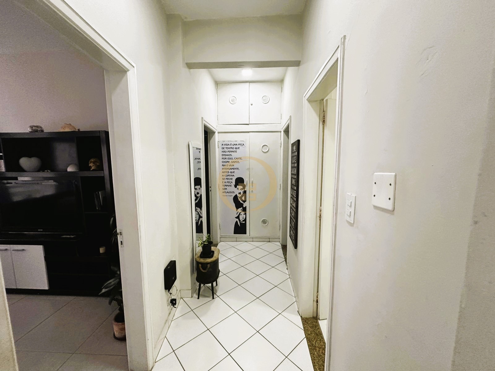 Apartamento na Praia das Pitangueiras, Guarujá - SP