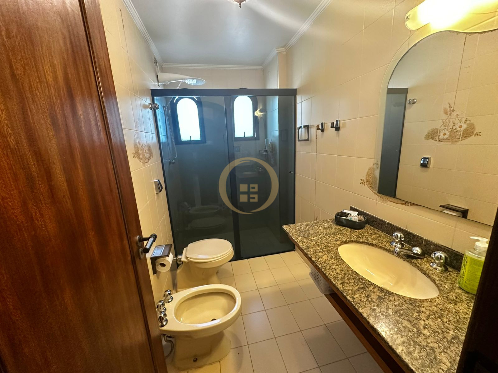 Apartamento na Praia da Enseada, Guarujá - SP