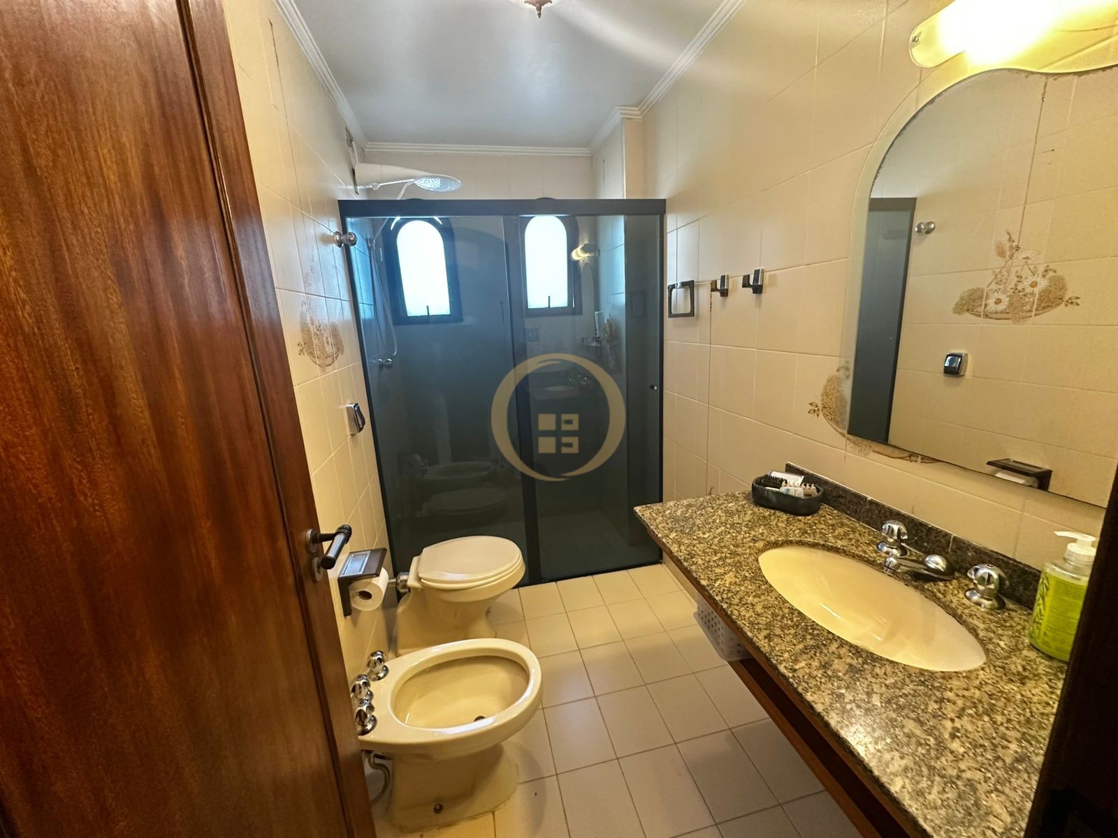 Apartamento na Praia da Enseada, Guarujá - SP