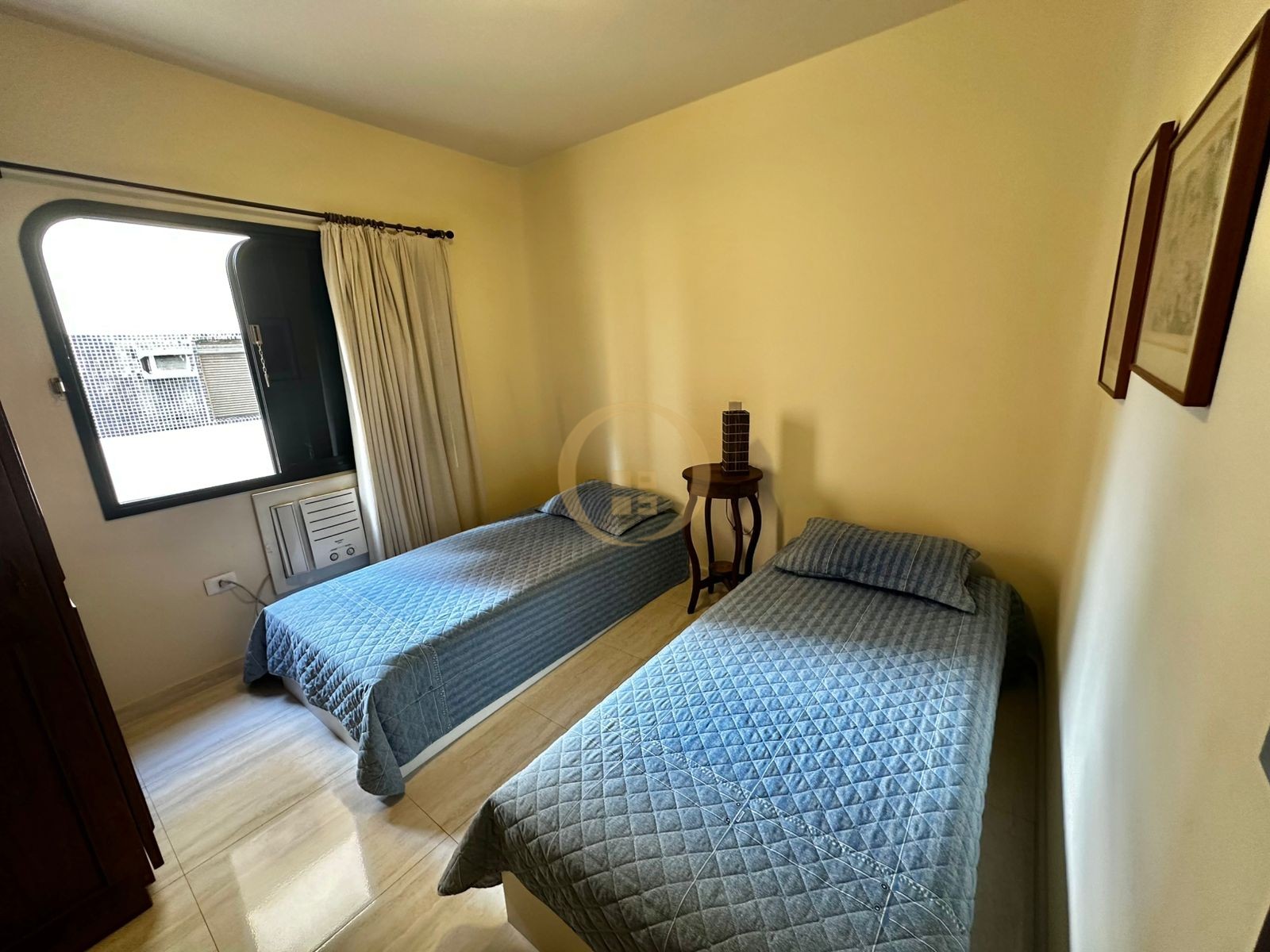 Apartamento na Praia da Enseada, Guarujá - SP