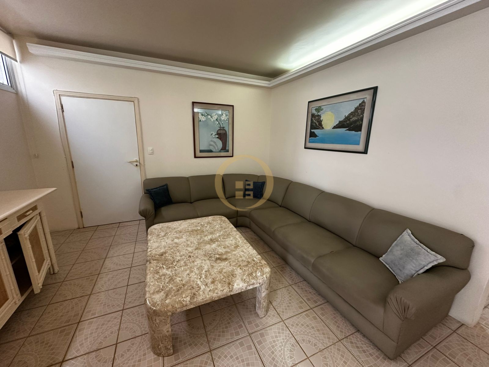 Apartamento na Praia das Pitangueiras, Guarujá - SP