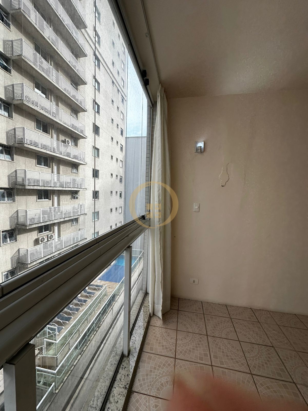 Apartamento na Praia das Pitangueiras, Guarujá - SP
