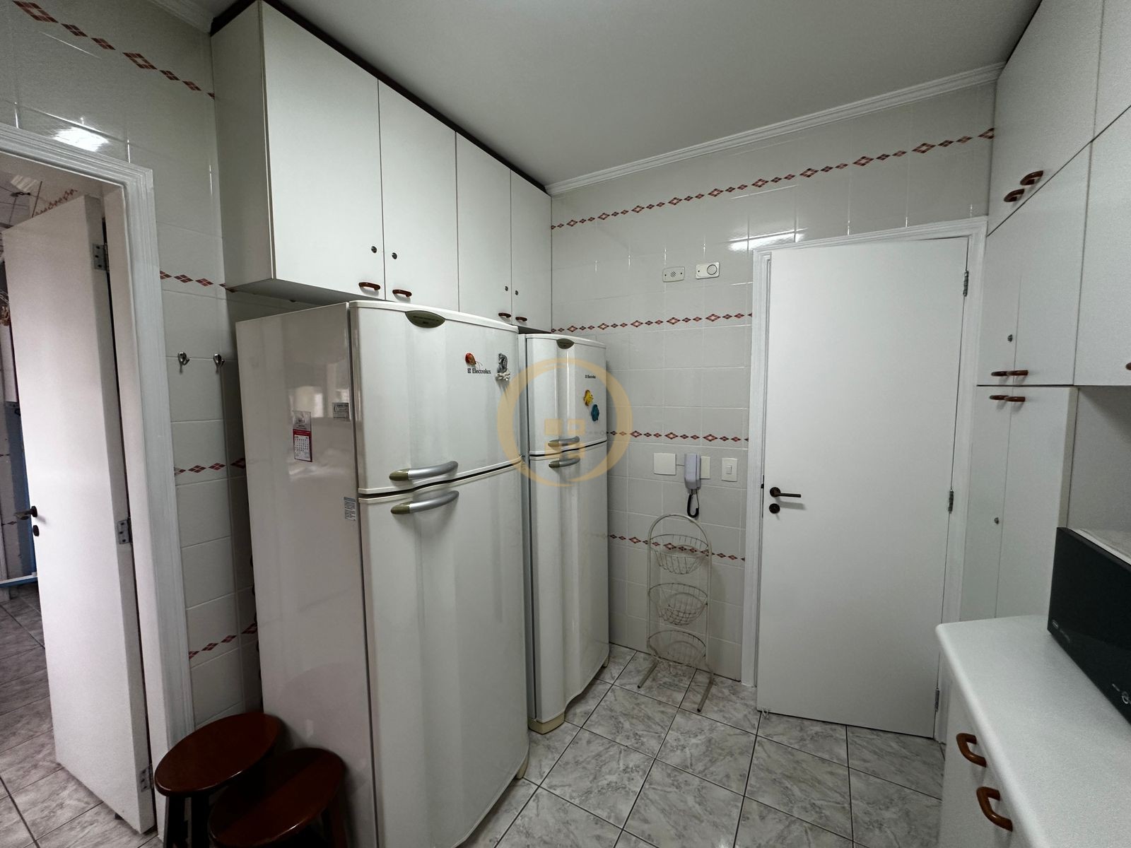 Apartamento na Praia das Pitangueiras, Guarujá - SP