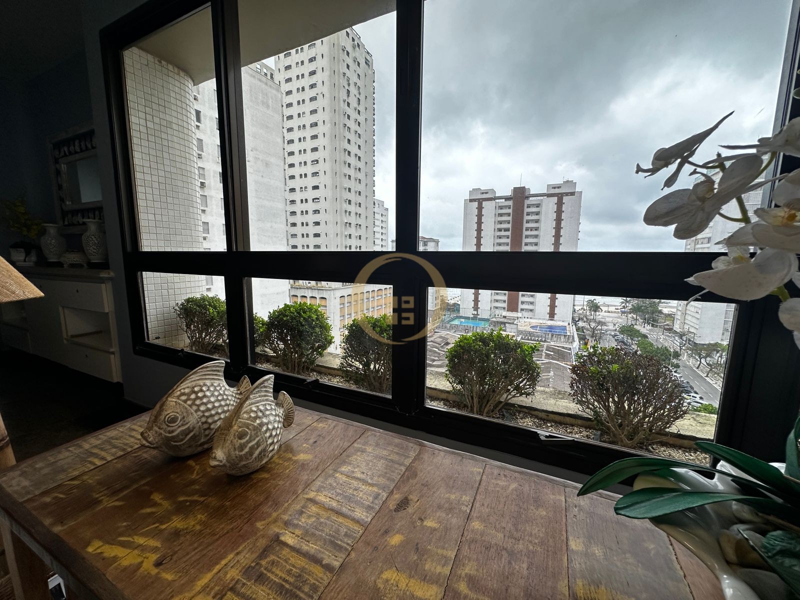Apartamento na Praia das Pitangueiras, Guarujá - SP