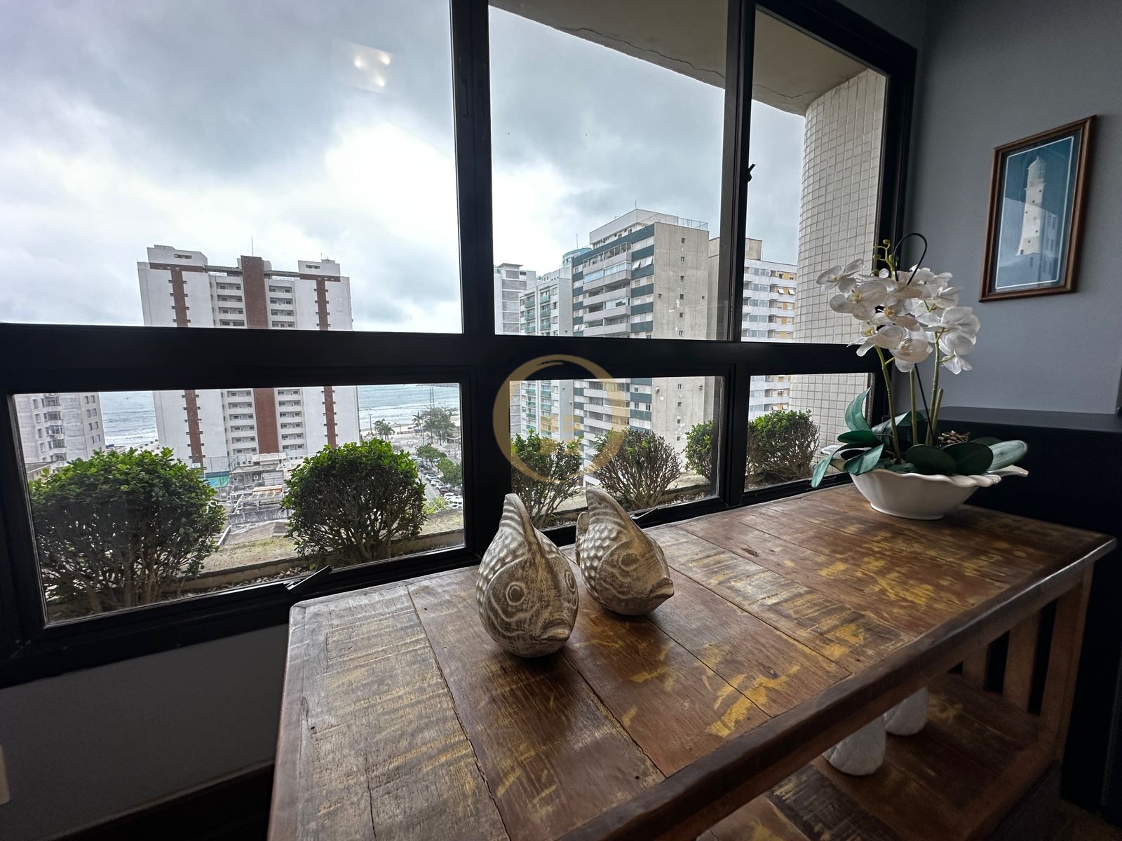 Apartamento na Praia das Pitangueiras, Guarujá - SP