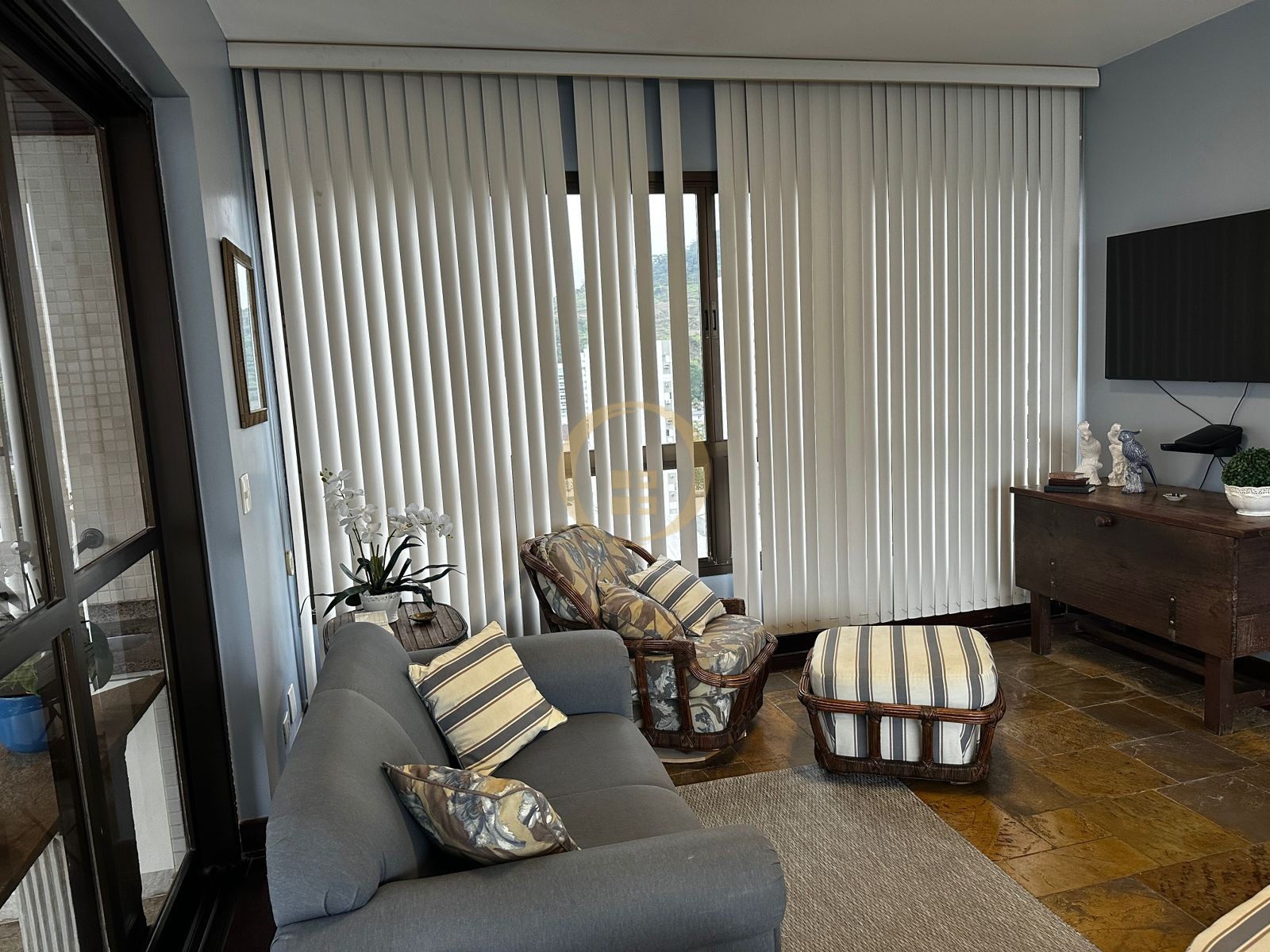 Apartamento na Praia das Pitangueiras, Guarujá - SP