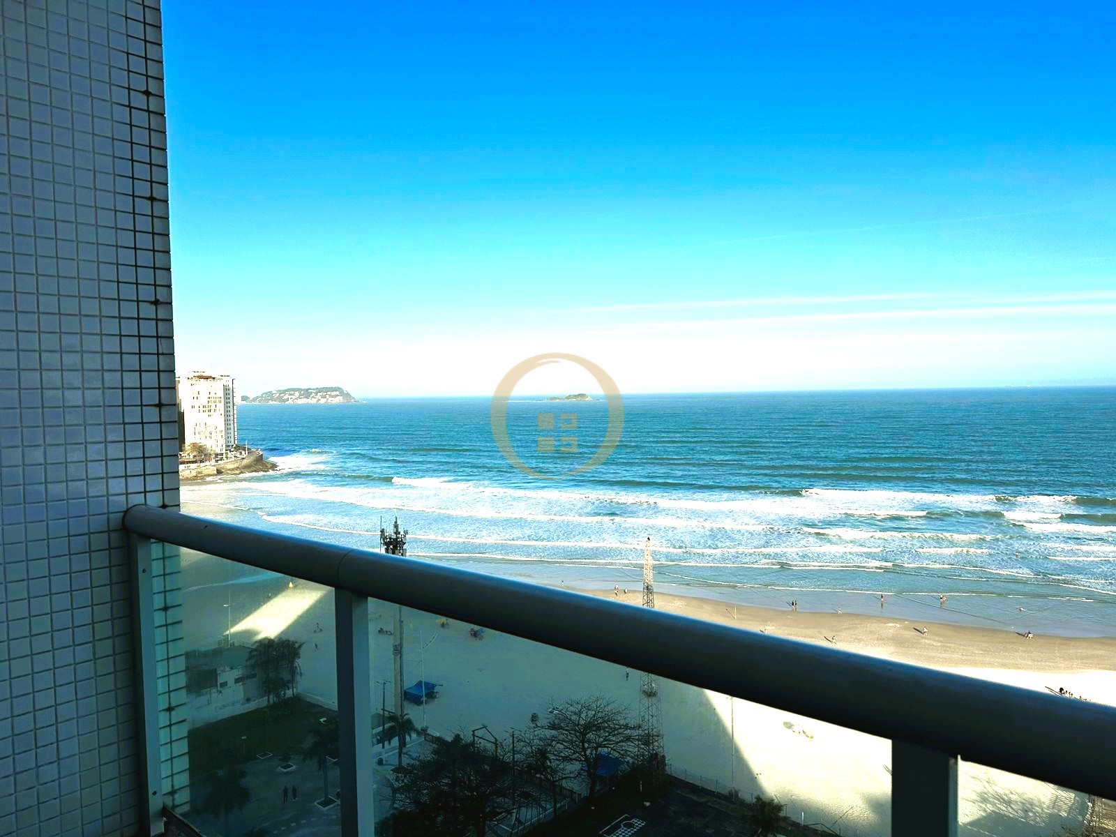Apartamento Frente ao Mar nas Pitangueiras, Guarujá - SP