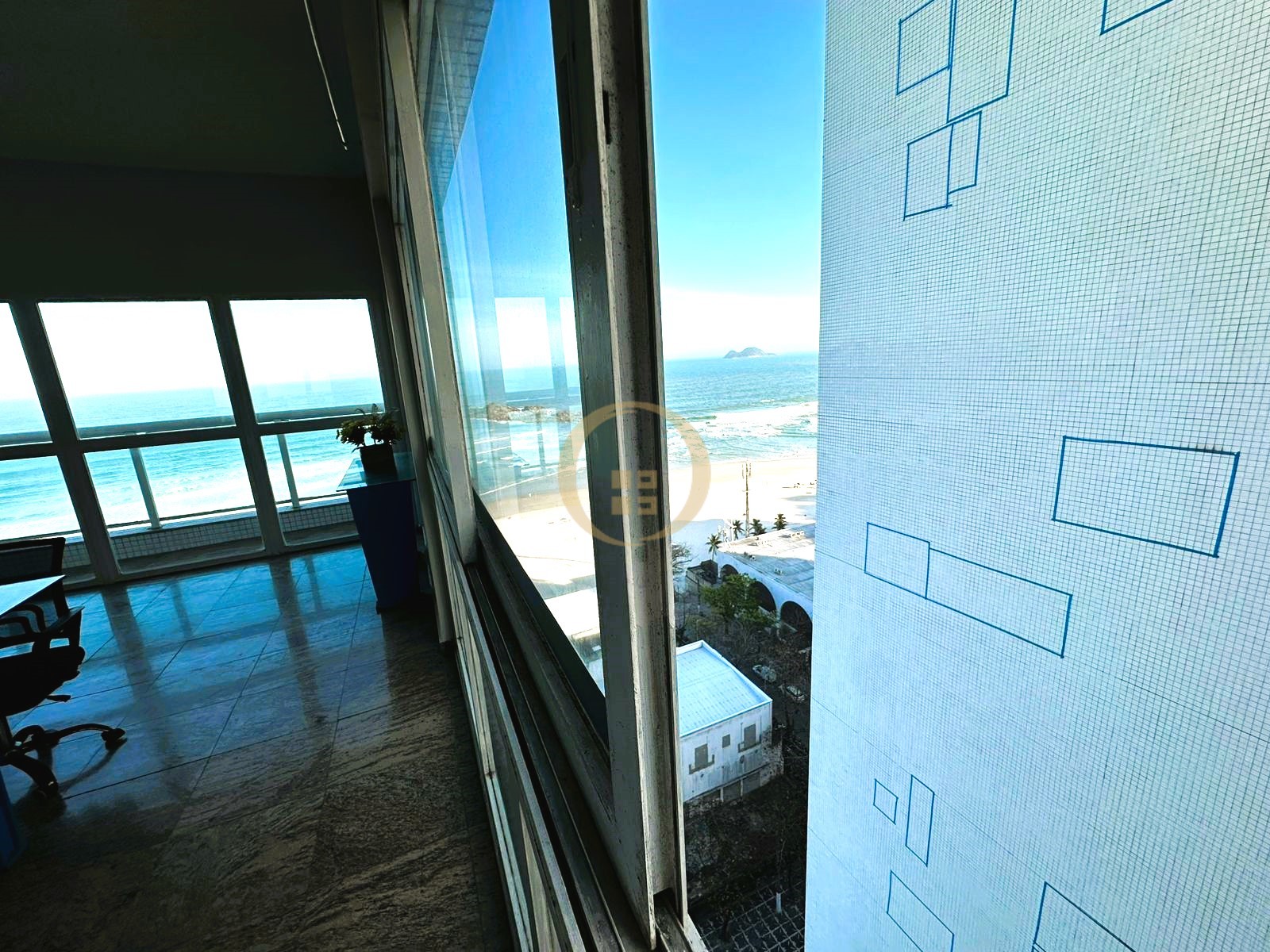 Apartamento Frente ao Mar nas Pitangueiras, Guarujá - SP